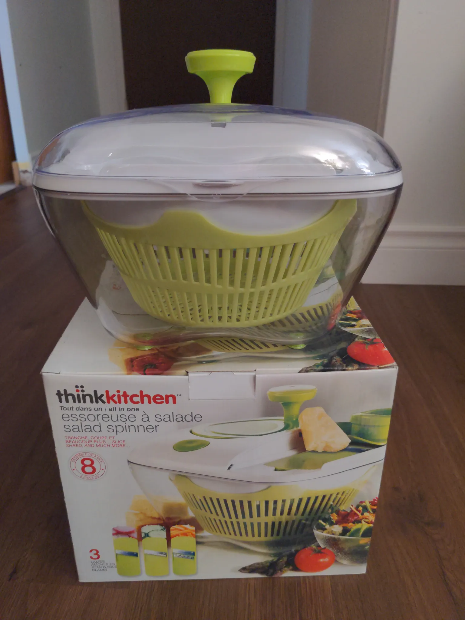 Salad spinner with mandolin photo 1