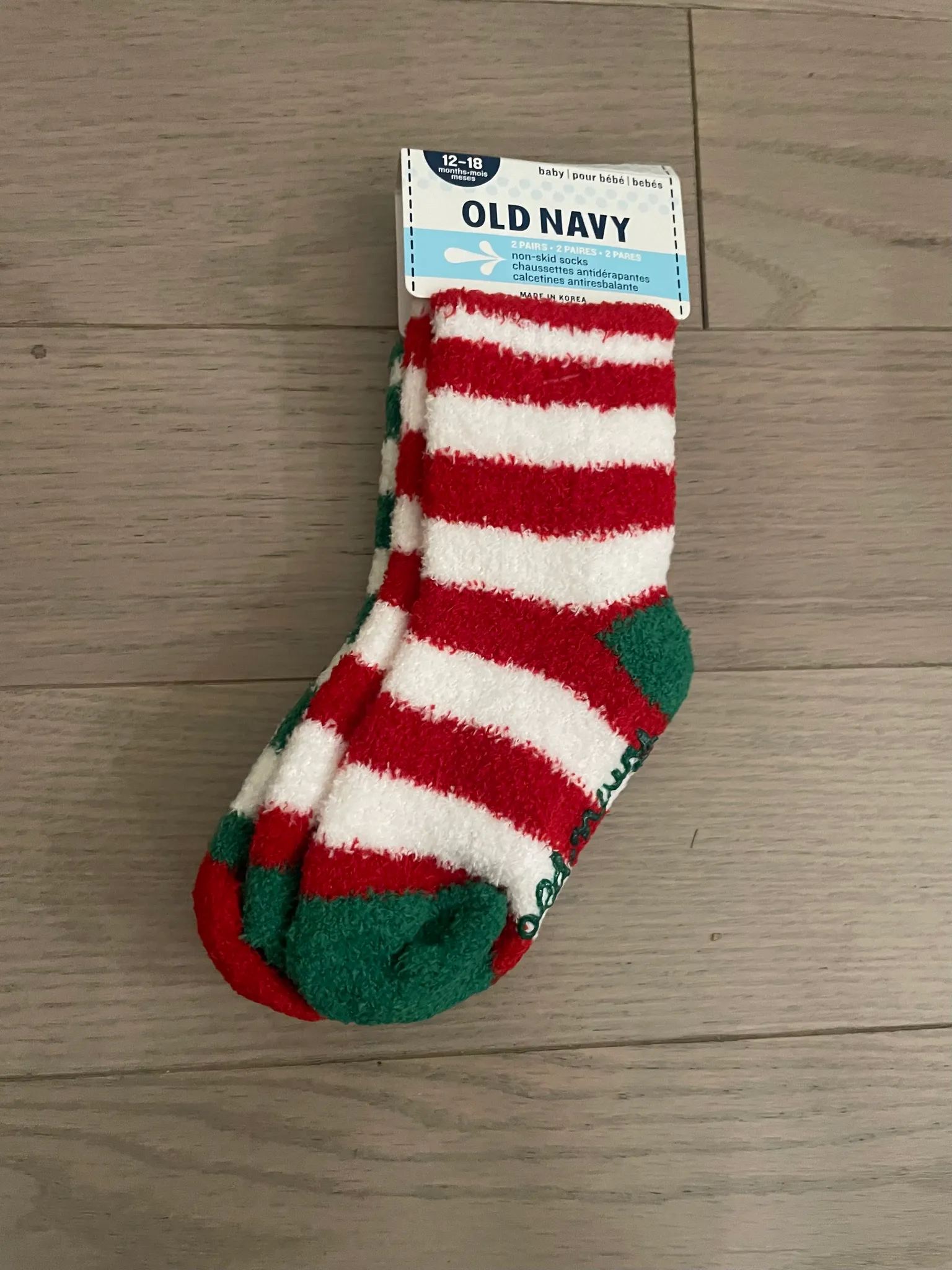 BNWT old navy baby non skid fuzzy socks  photo 1