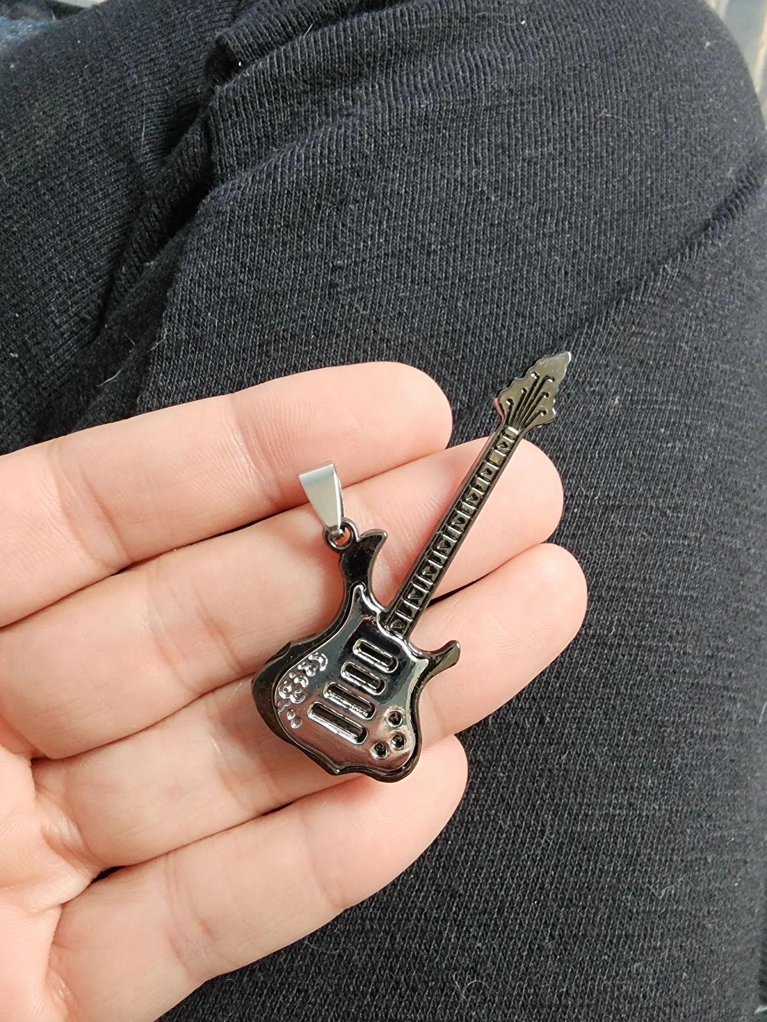 Guitar pendant photo 1