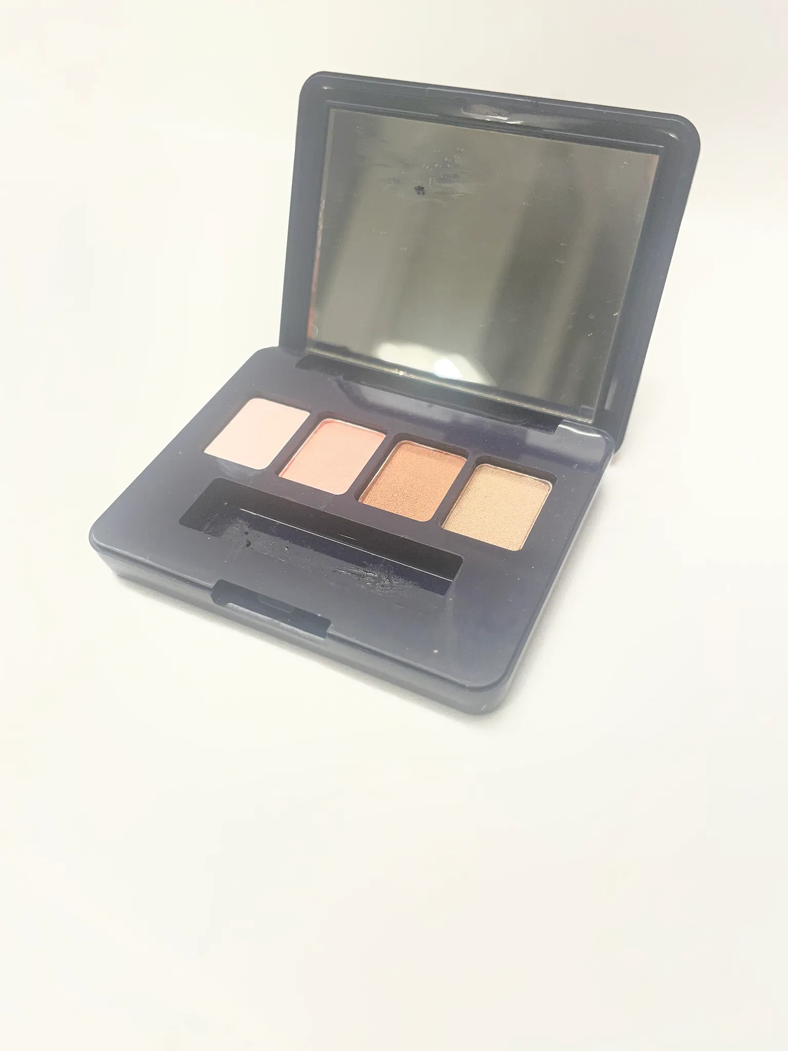 🆓 Estée Lauder eyeshadow (free gift) photo 1