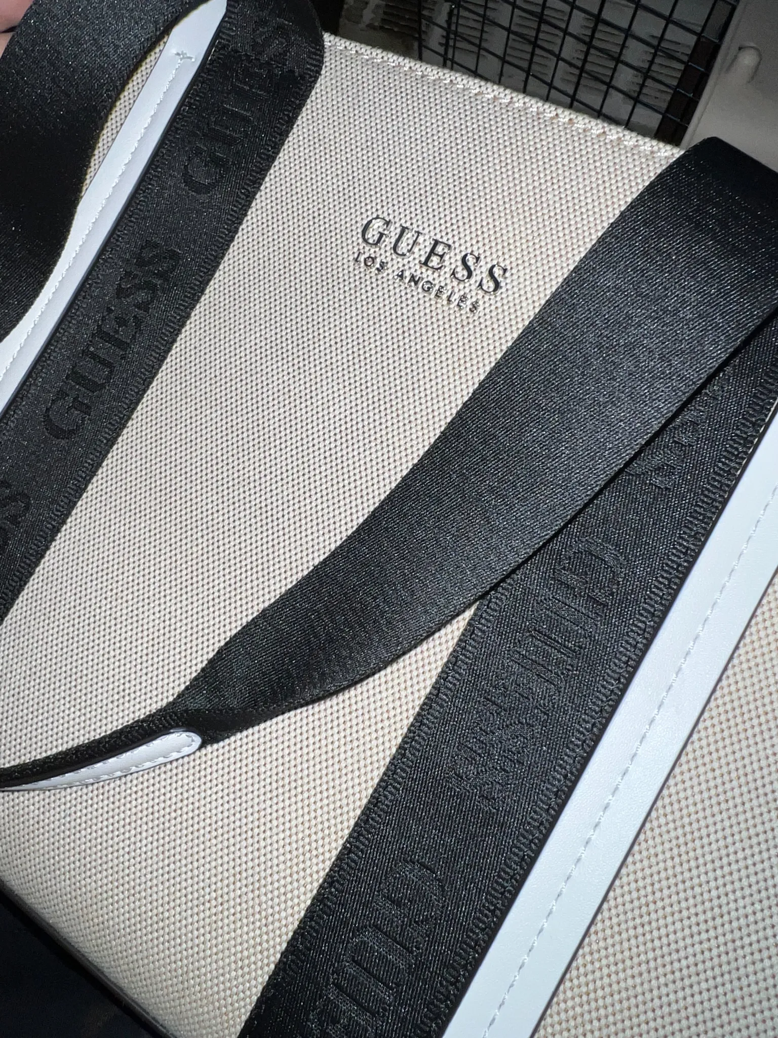 Guess bag photo 1