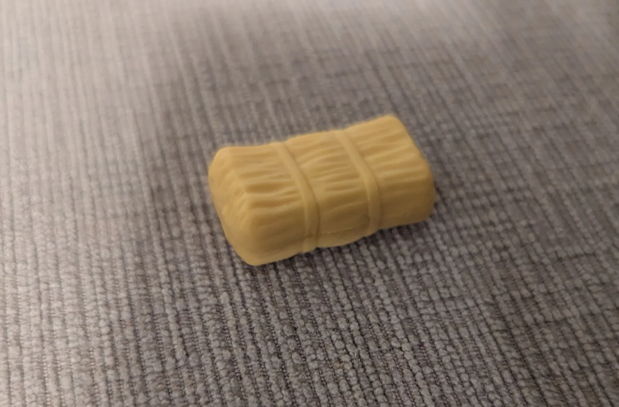 Mini Toy Hay Bale photo 1