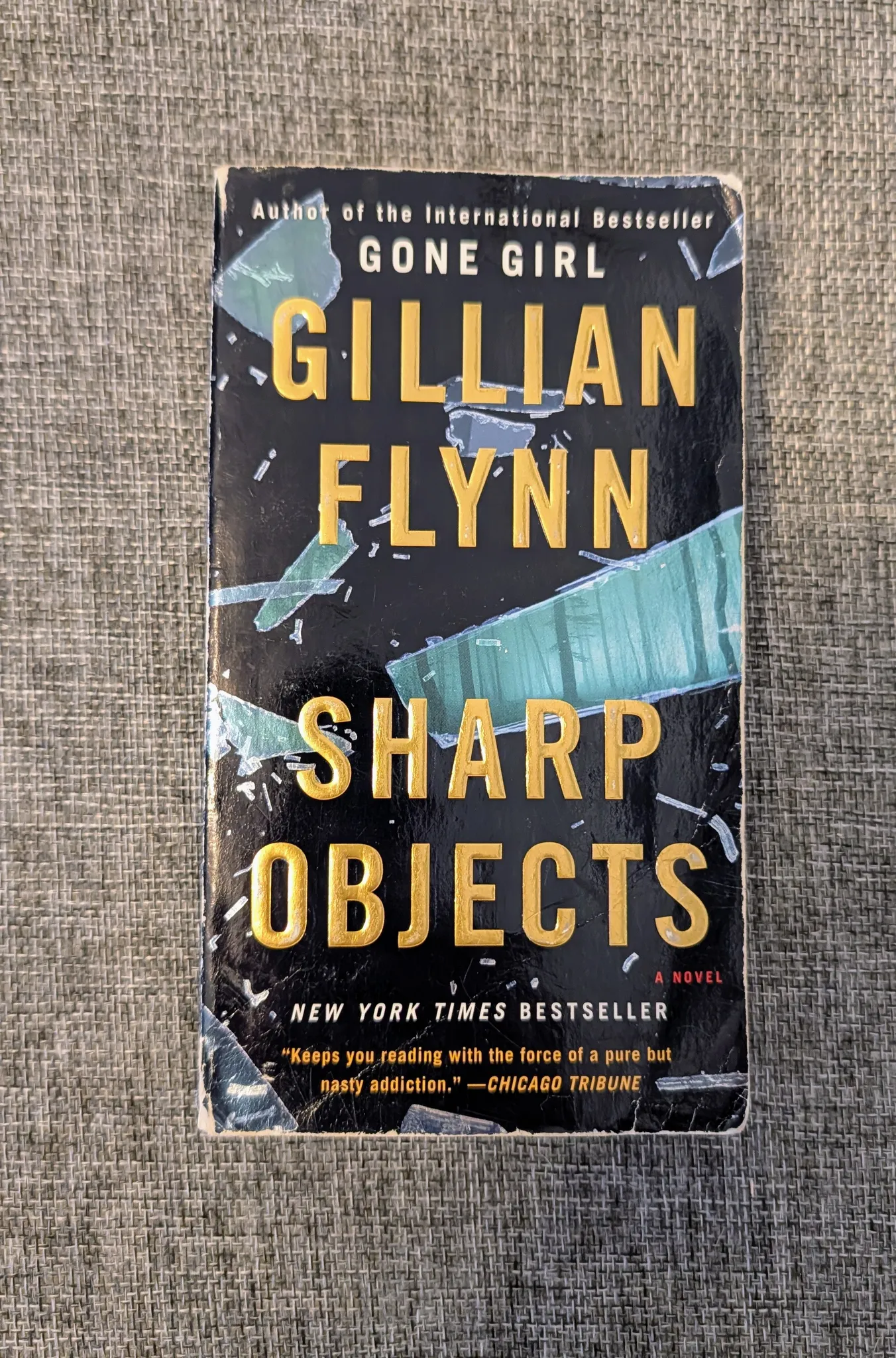 Sharp Objects by Gillian Flynn Paperback Novel photo 1