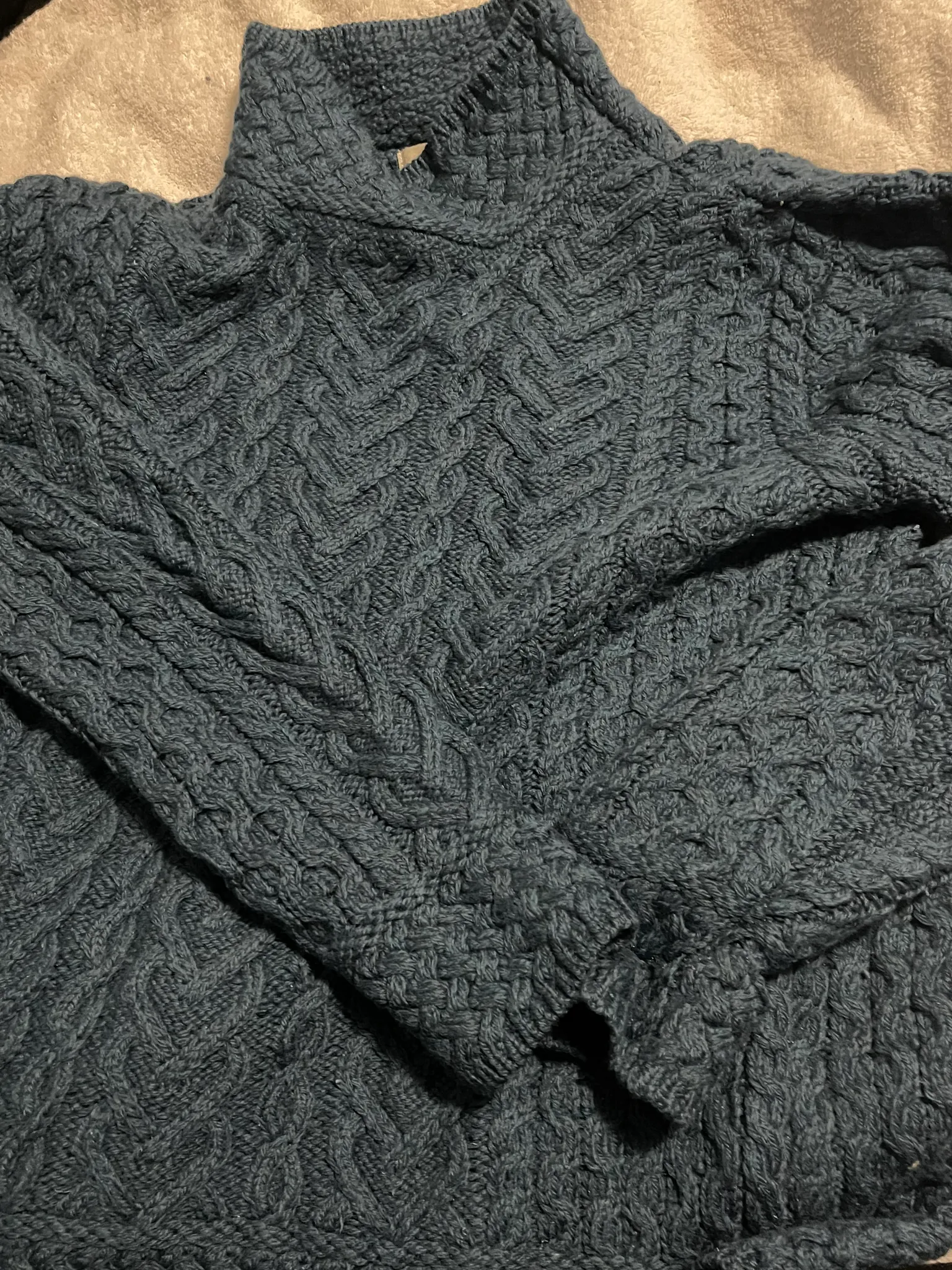PENDING - Merino Wool  - Large - Has Hole in Sleeve  photo 1