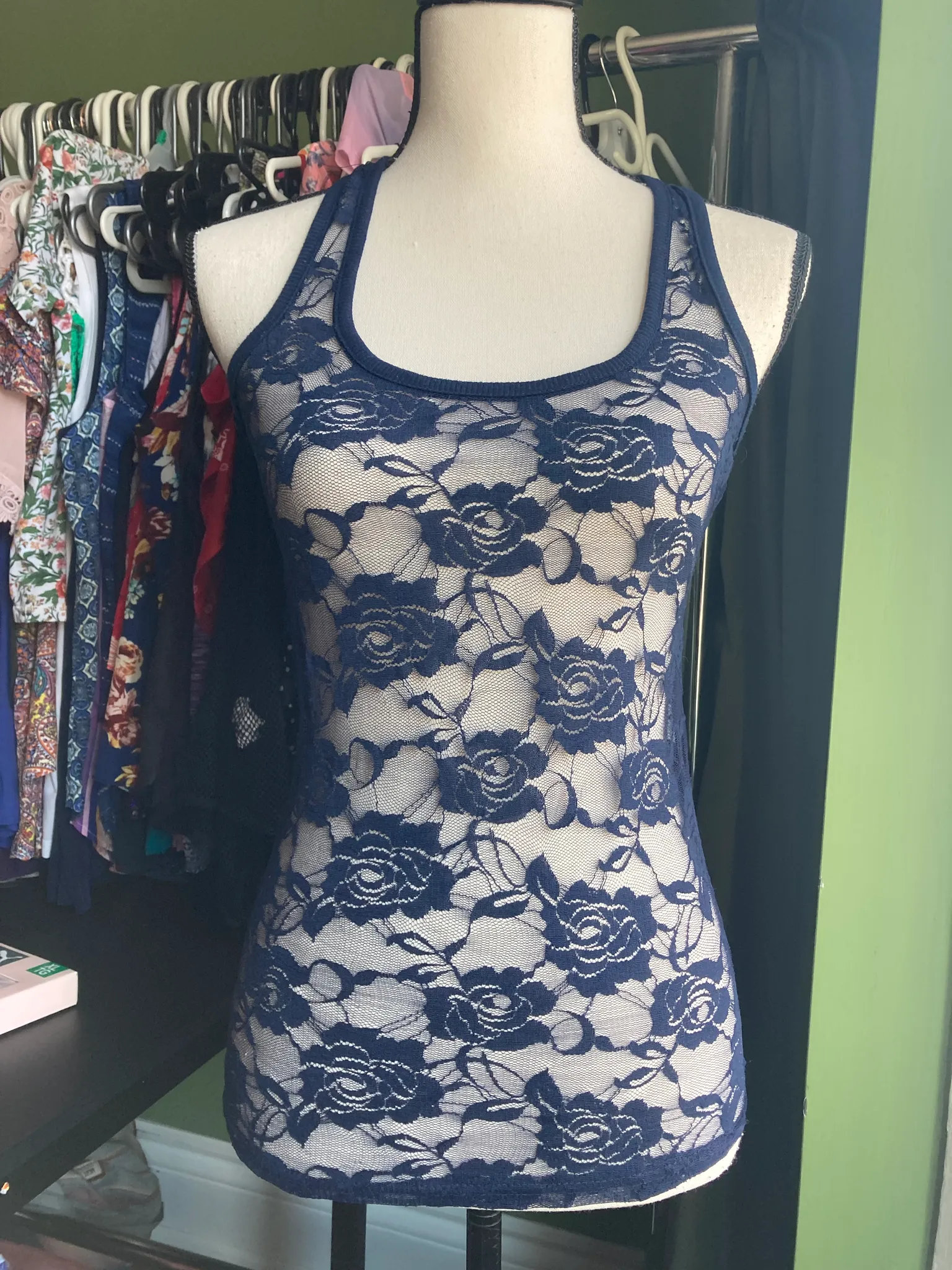 Lace tank top stretchy size small photo 1