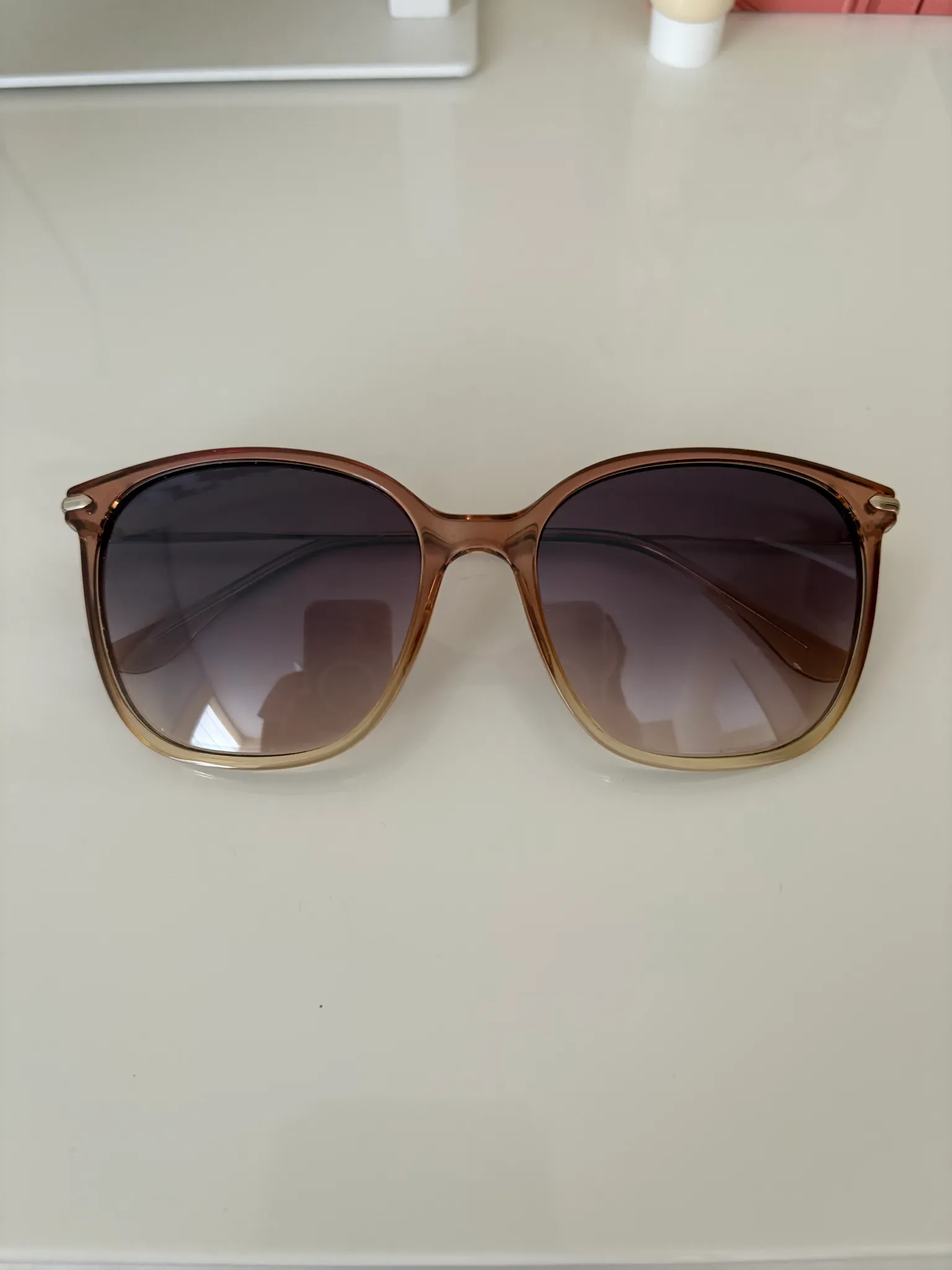 Roots Sunglasses photo 1