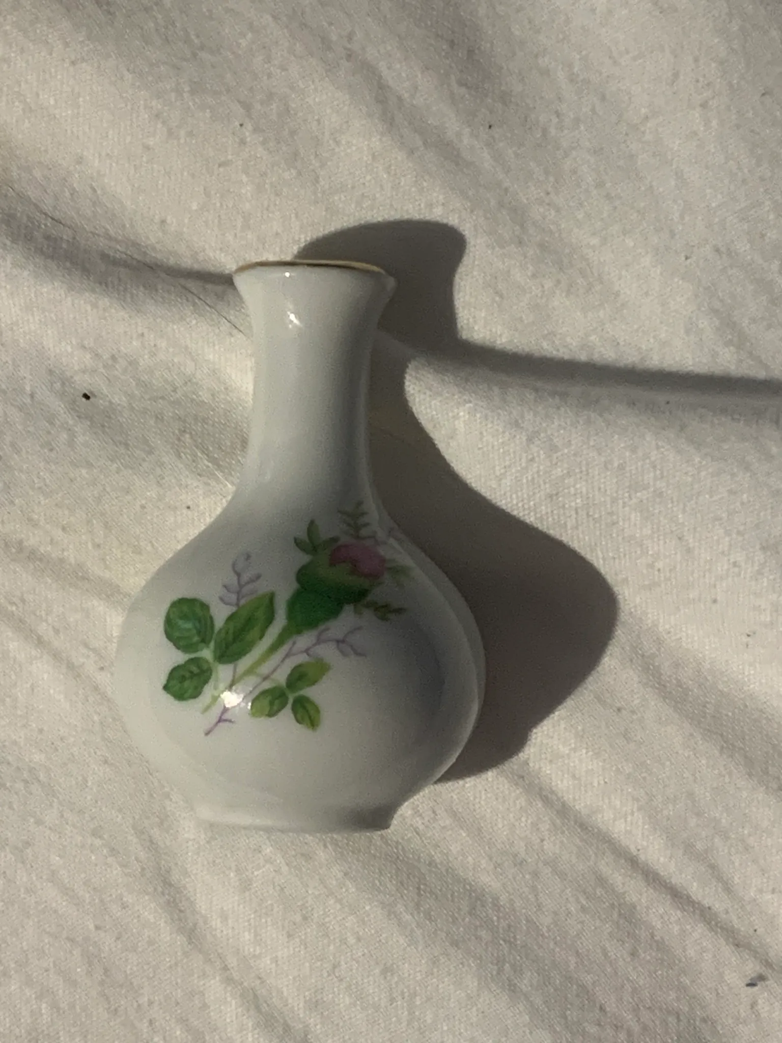 Small vase the size of my finger  photo 1