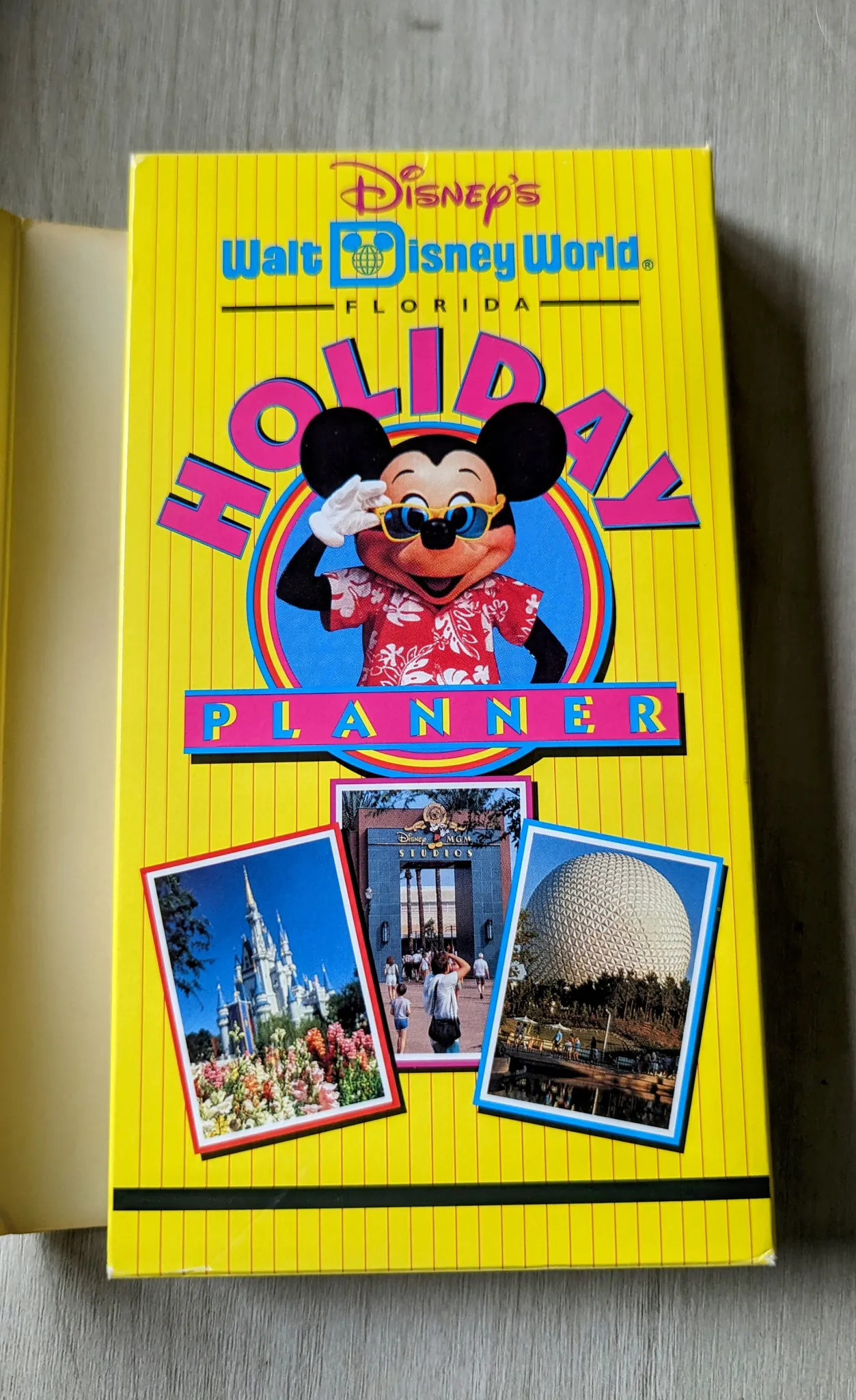 Walt Disney World Holiday Planner VHS Movie  photo 1