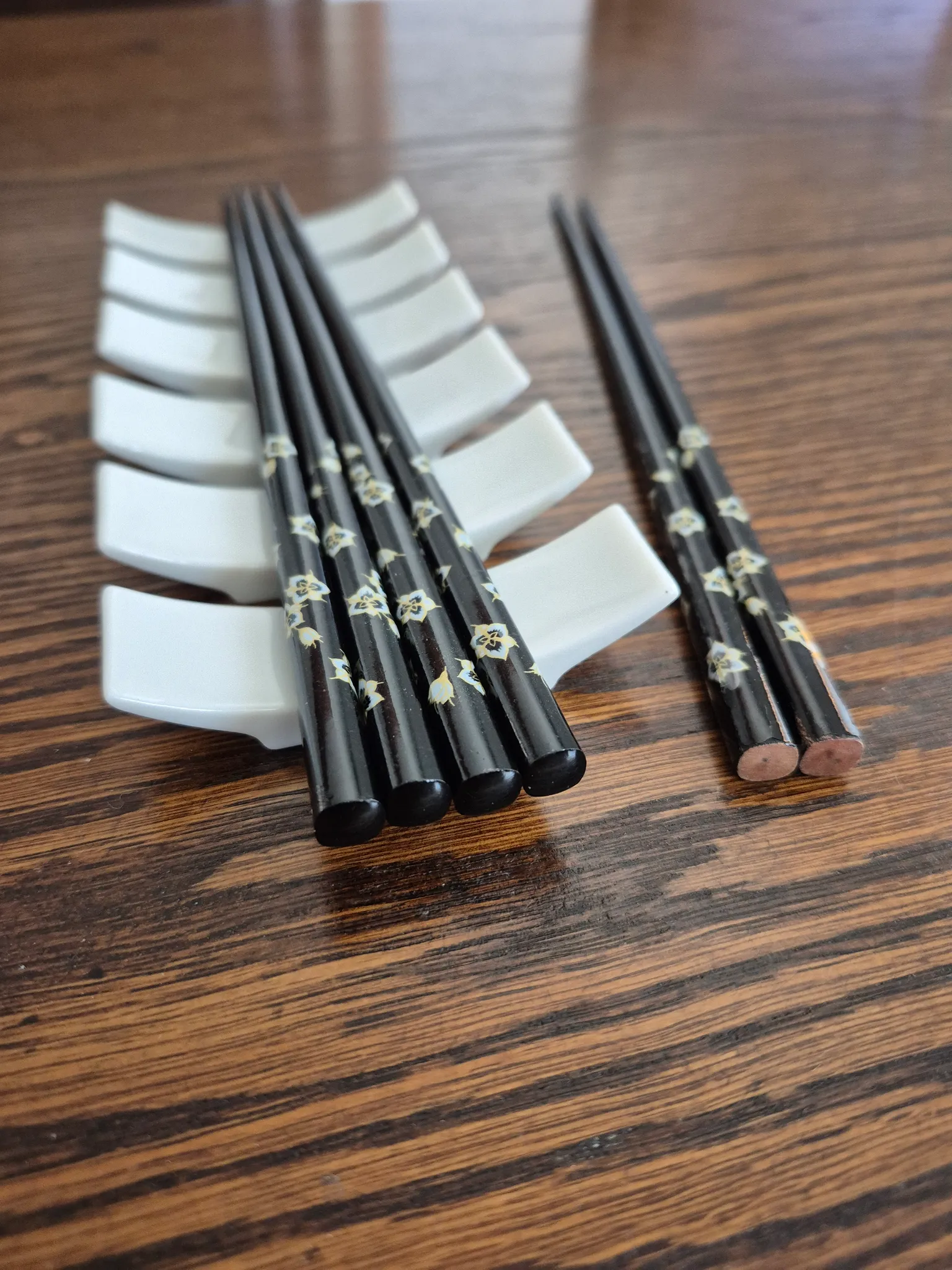 Chopstick Rests (White Porcelain) & Chopsticks photo 1