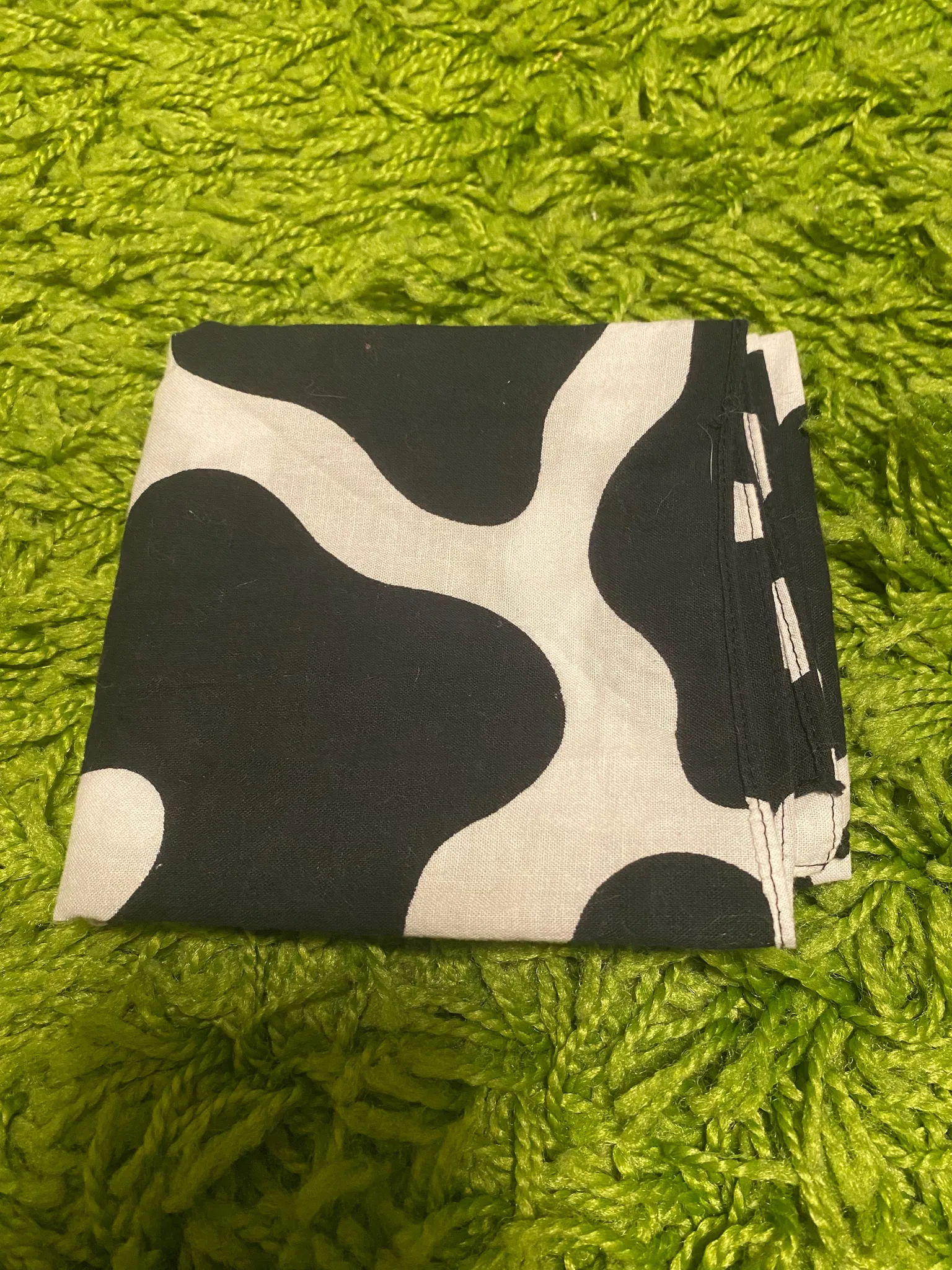 Cow print bandana photo 1