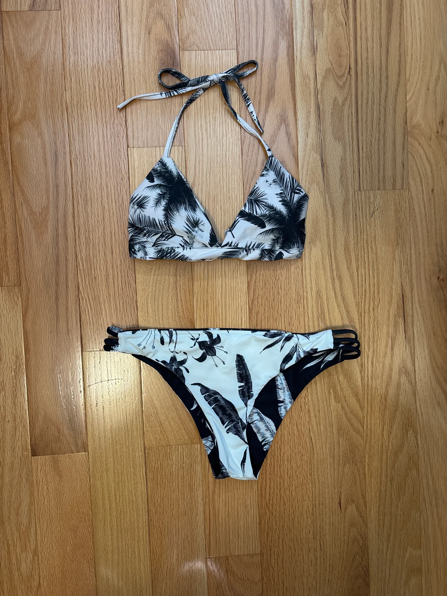 Bikini photo 1
