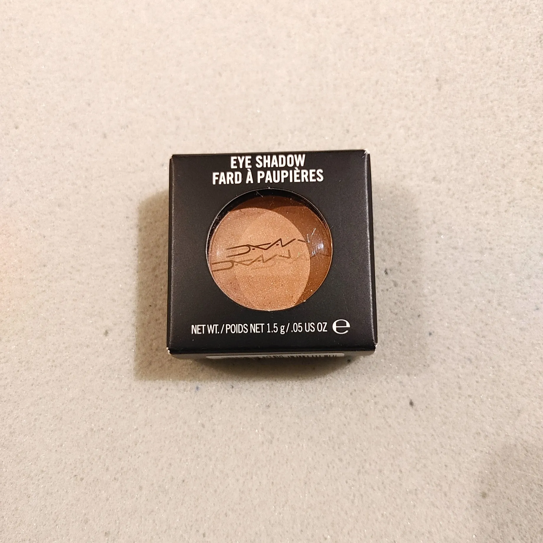 (Traded) MAC Eye Shadow - Glimpse Of Flesh photo 1