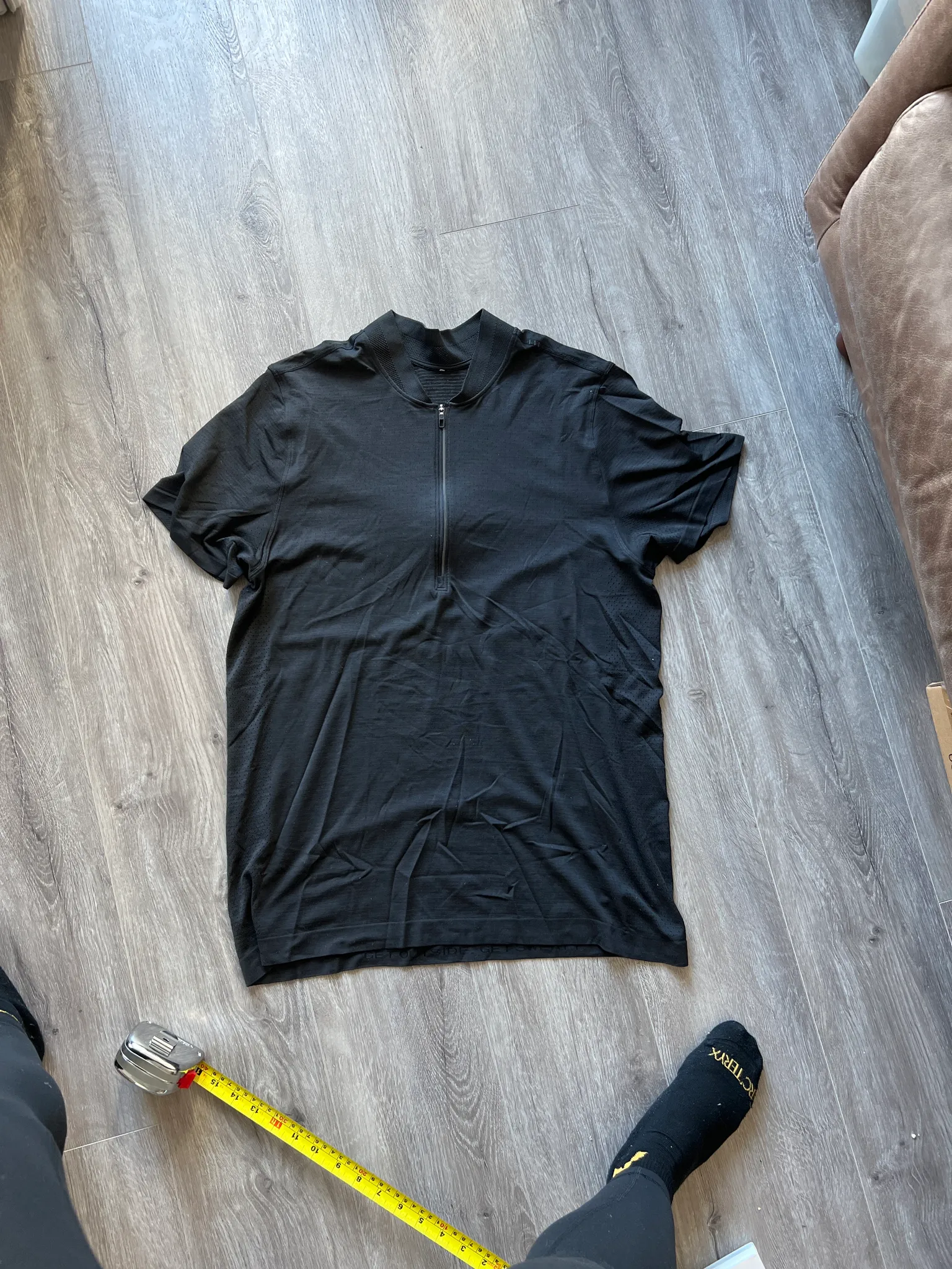 Mens Lululemon shirt photo 1