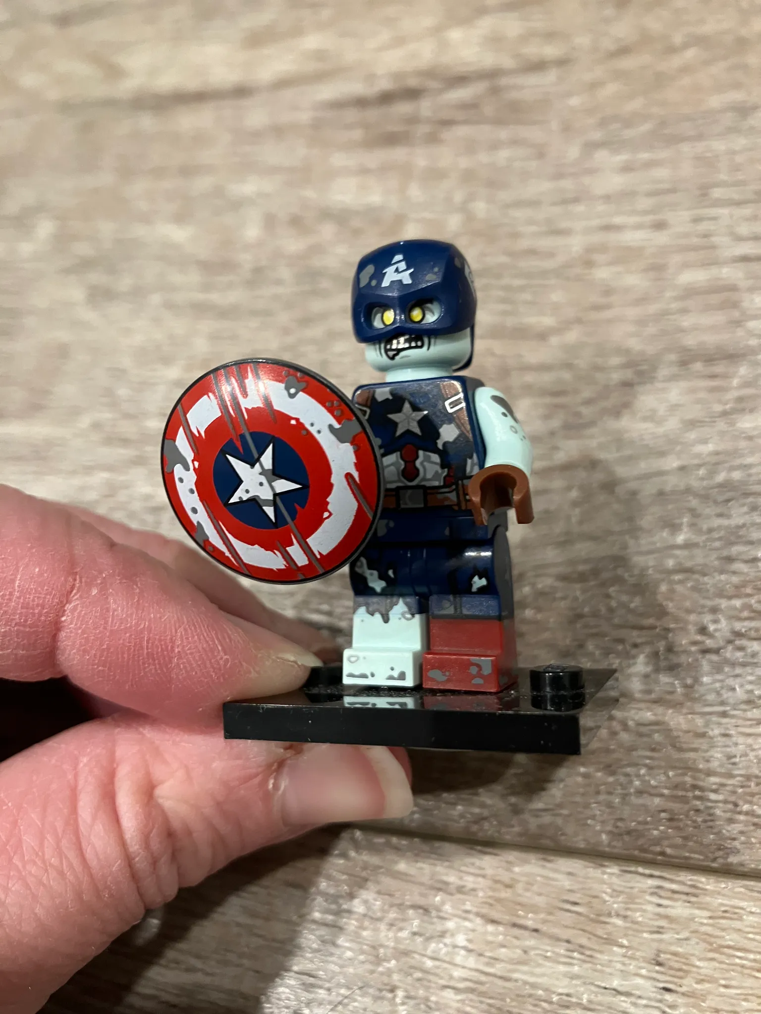 Lego figure photo 1