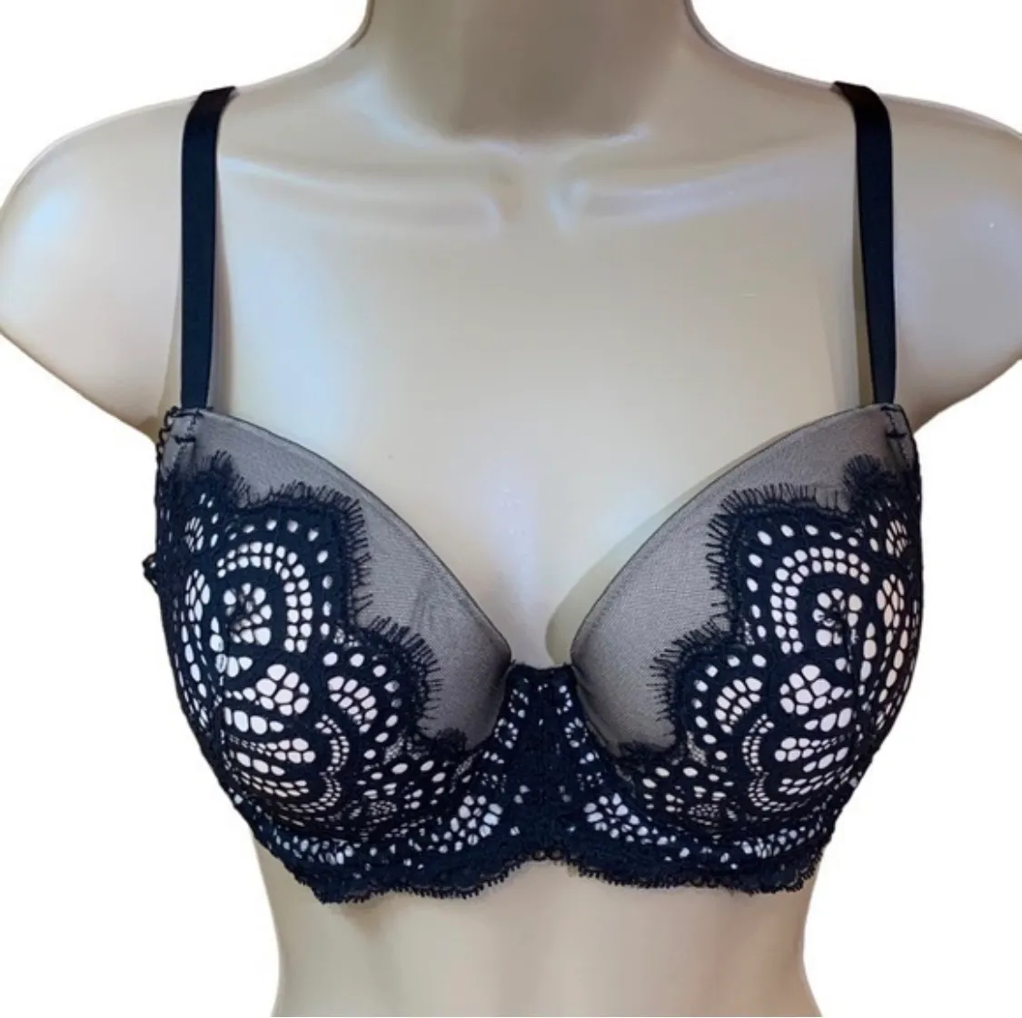 Victoria’s Secret Dream Angels Bra photo 1