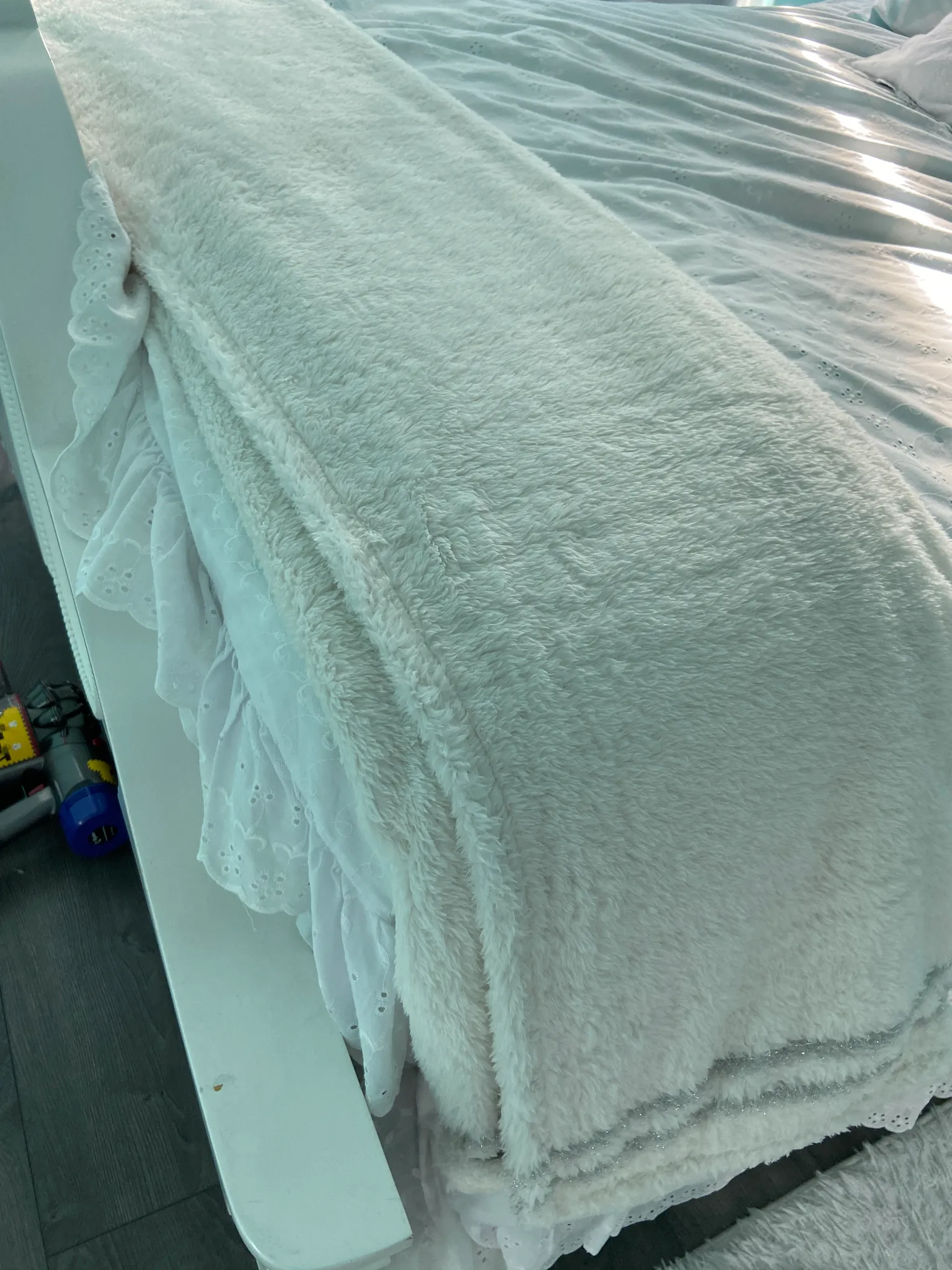 Simons fleece throw blanket  photo 1