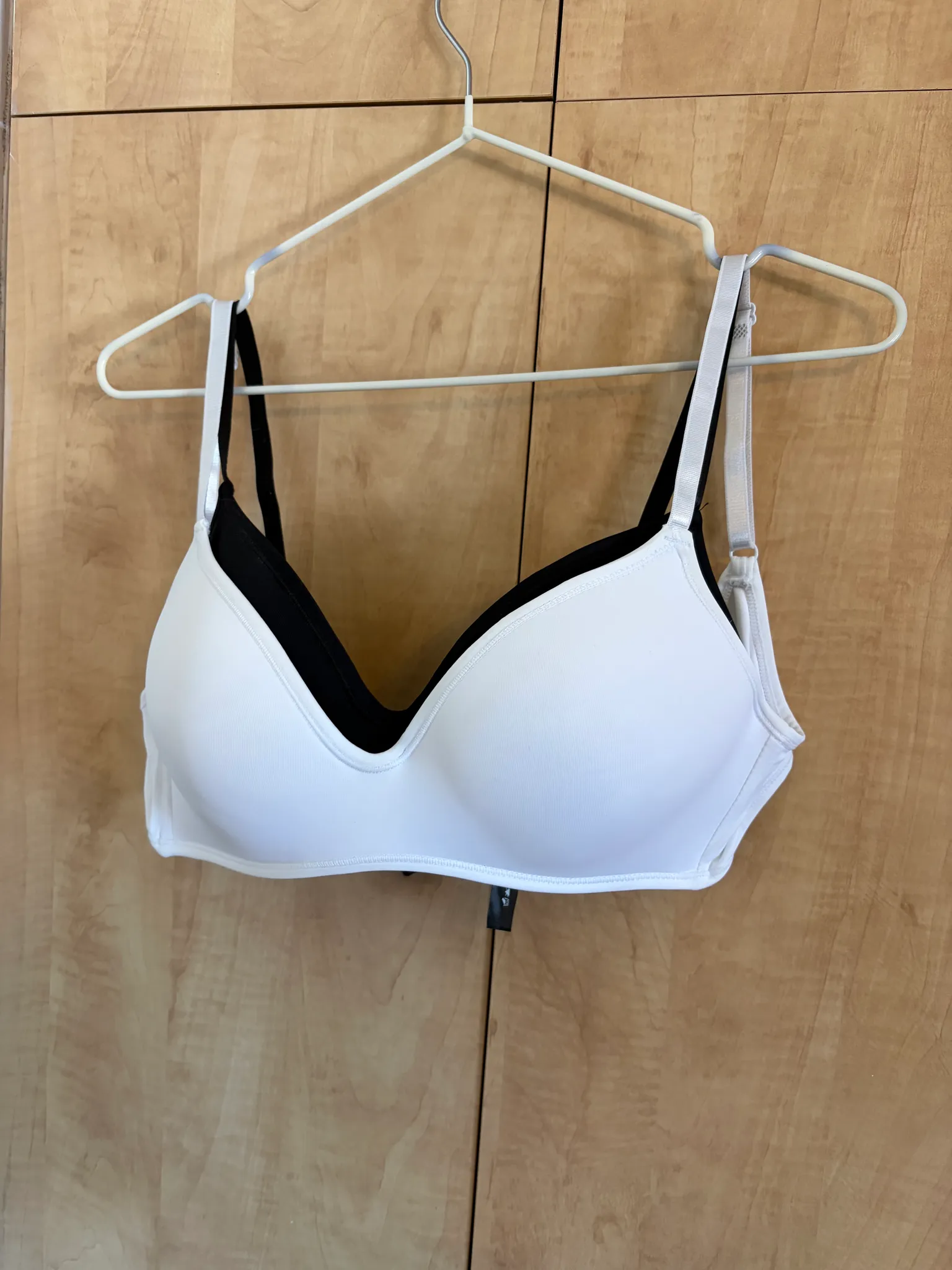 34B unworn bras photo 1