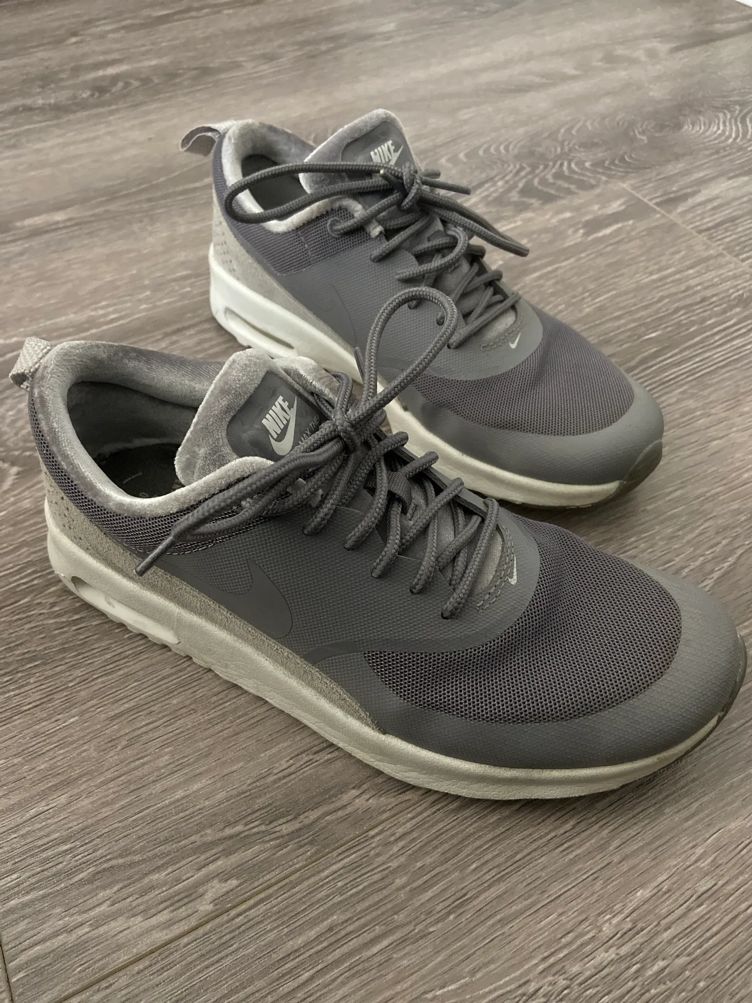 Nike Sneakers photo 1