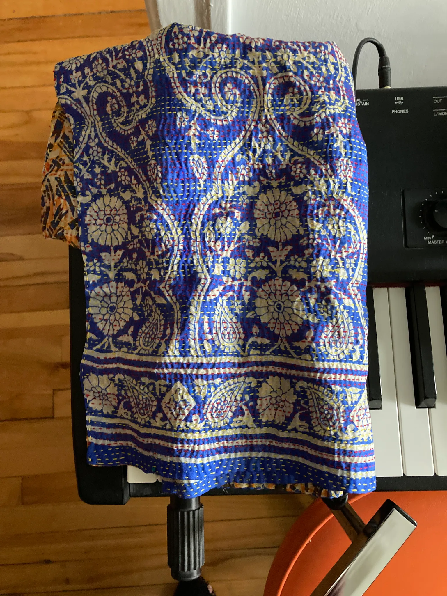 Scarf, unworn photo 1