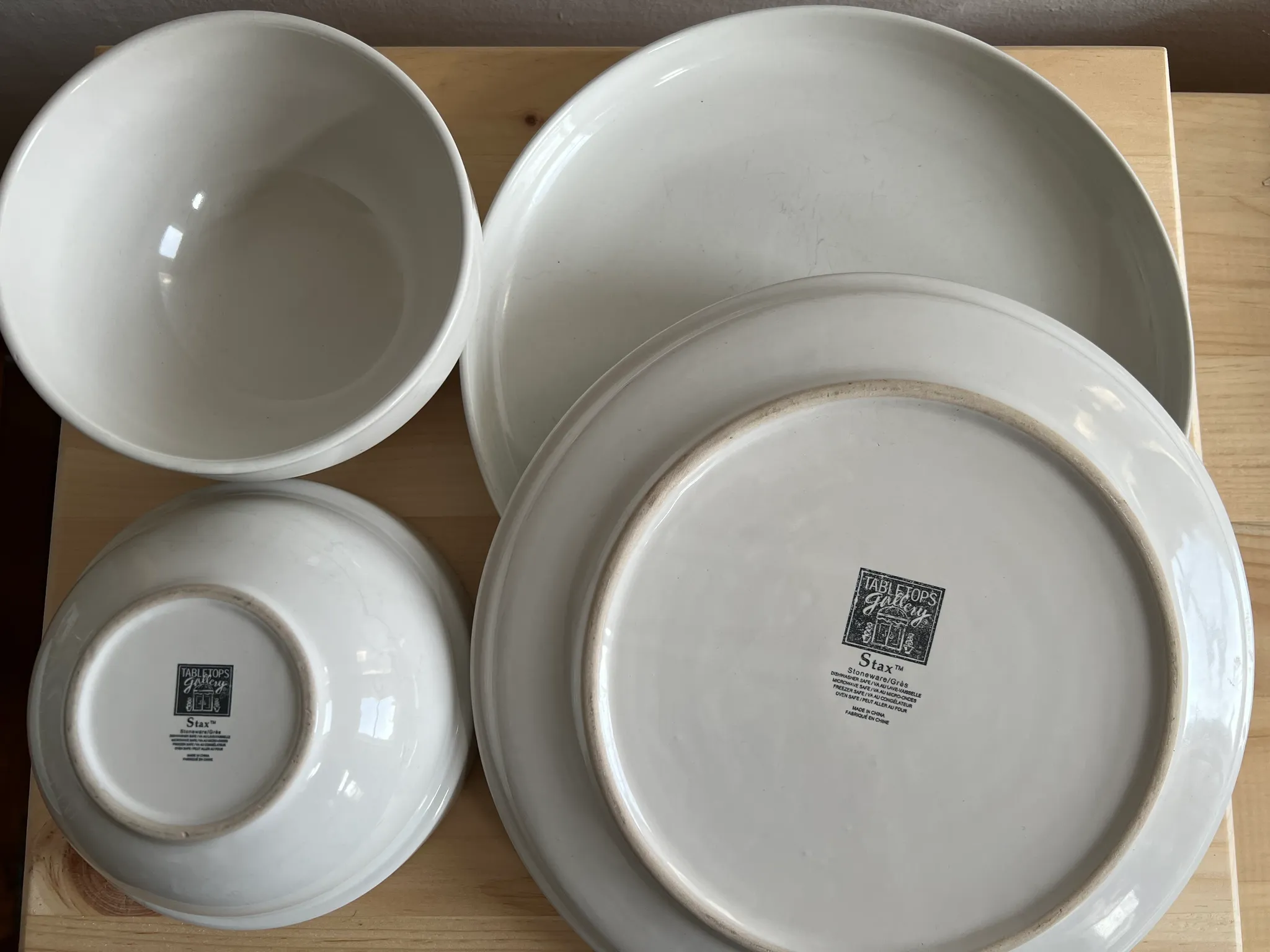Plates/Bowls Set  photo 1