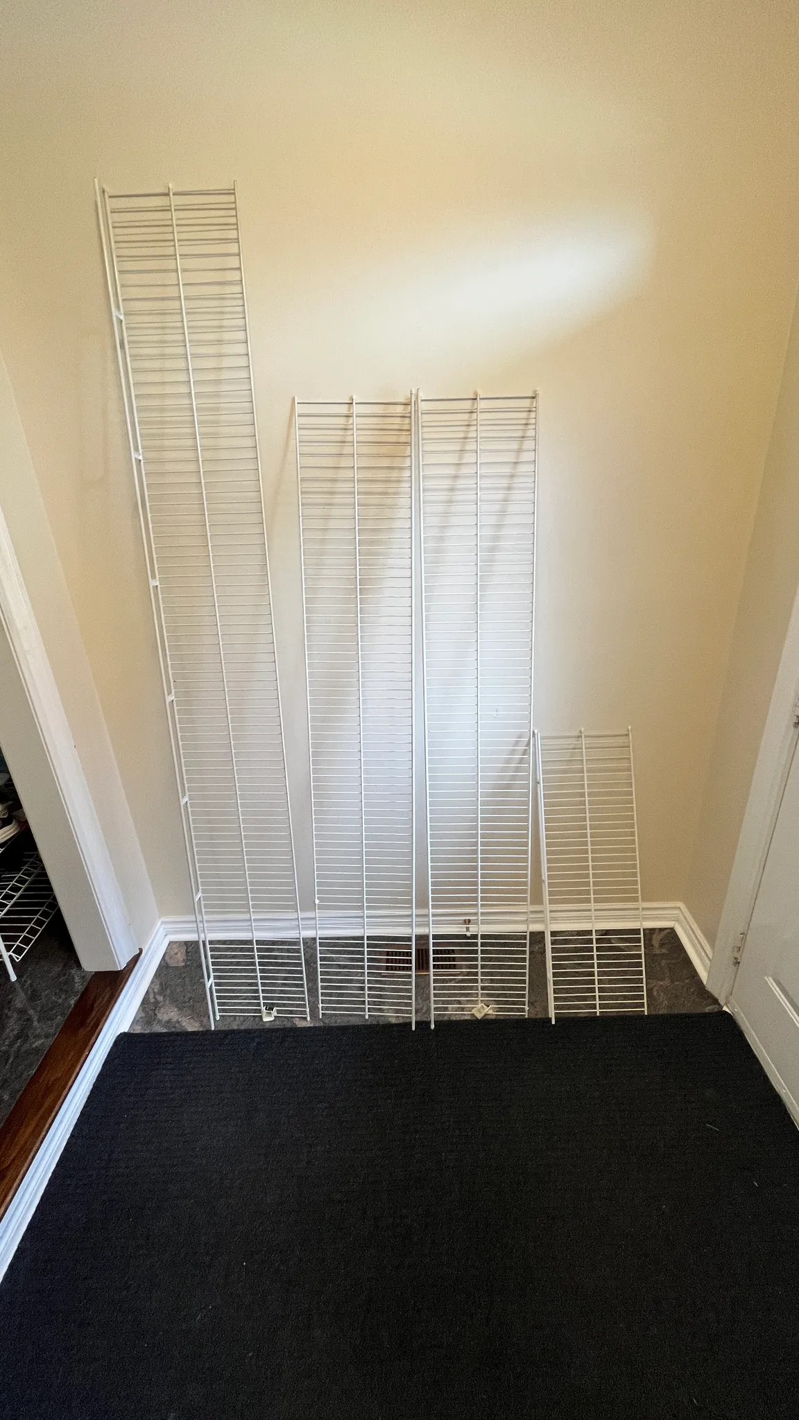 Closet wire shelves photo 1