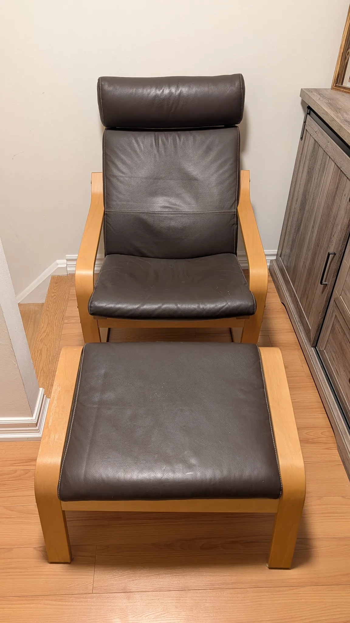 Leather Lounge Chair and Ottoman photo 1