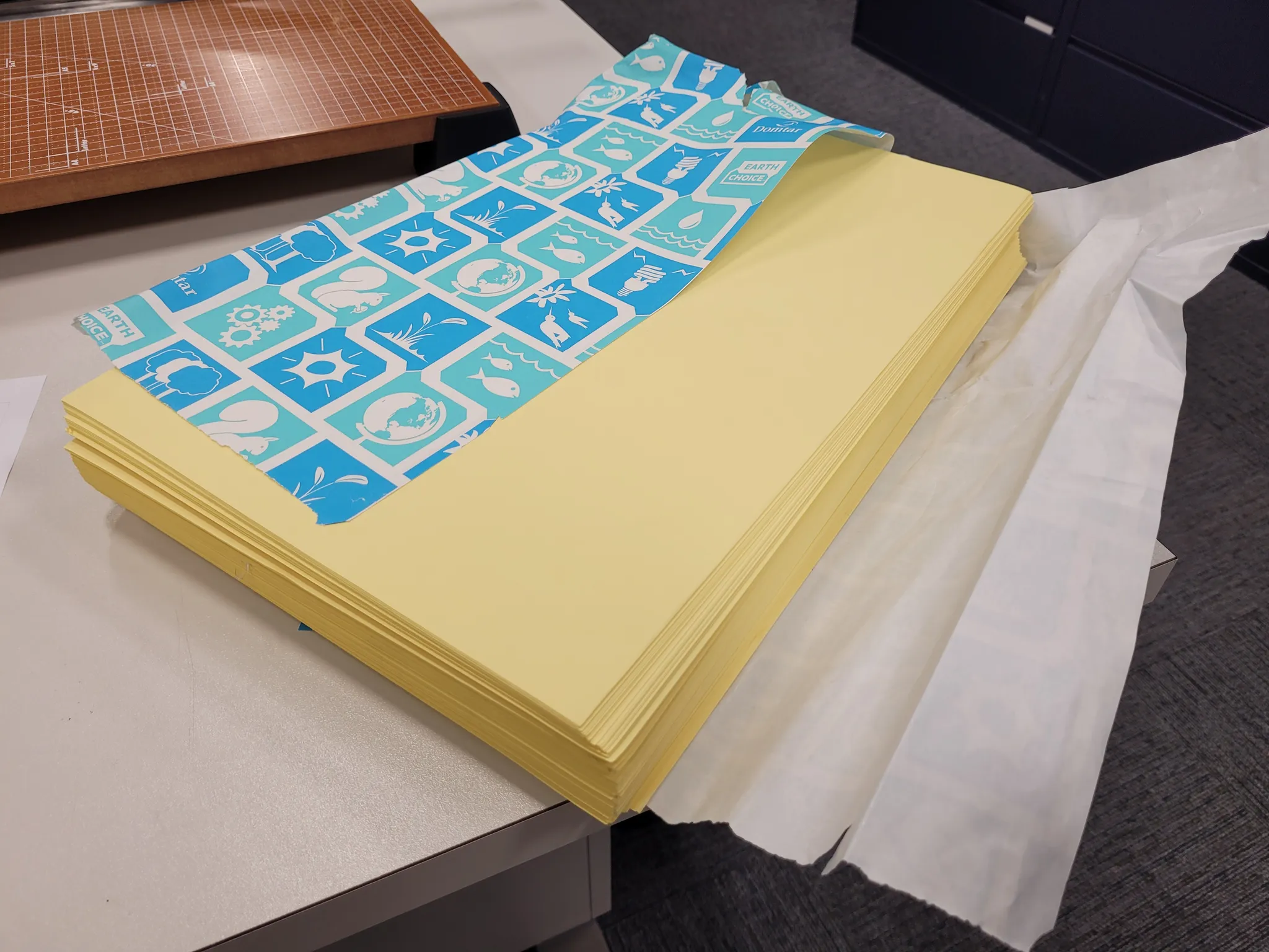 11x17 inch yellow paper  photo 1