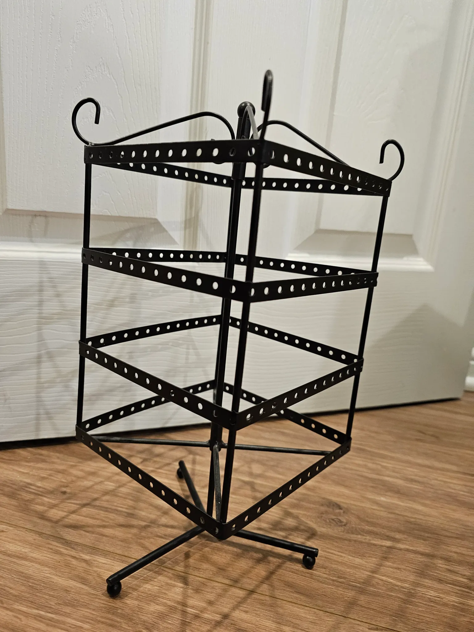Metal earring rack photo 1