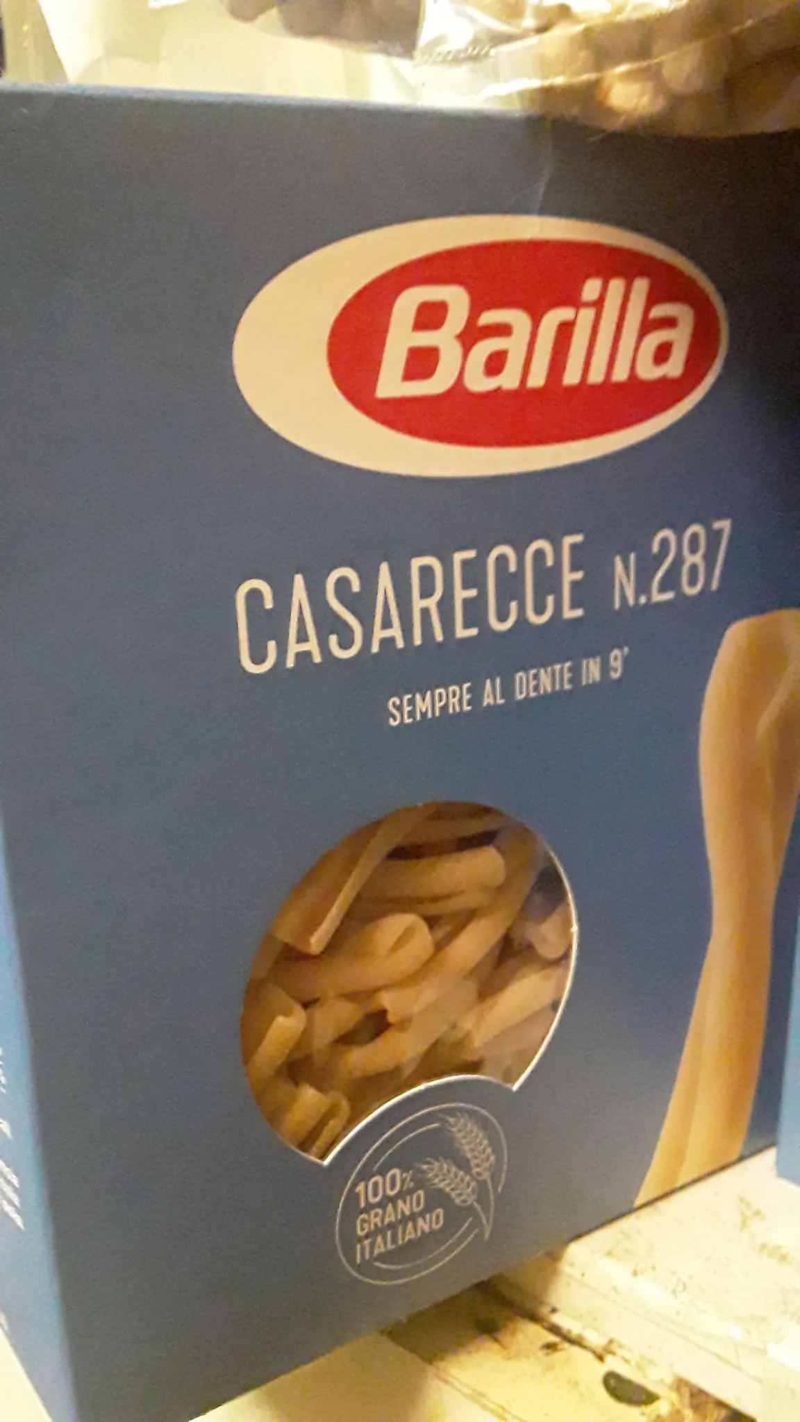 2 different types of pasta. photo 1