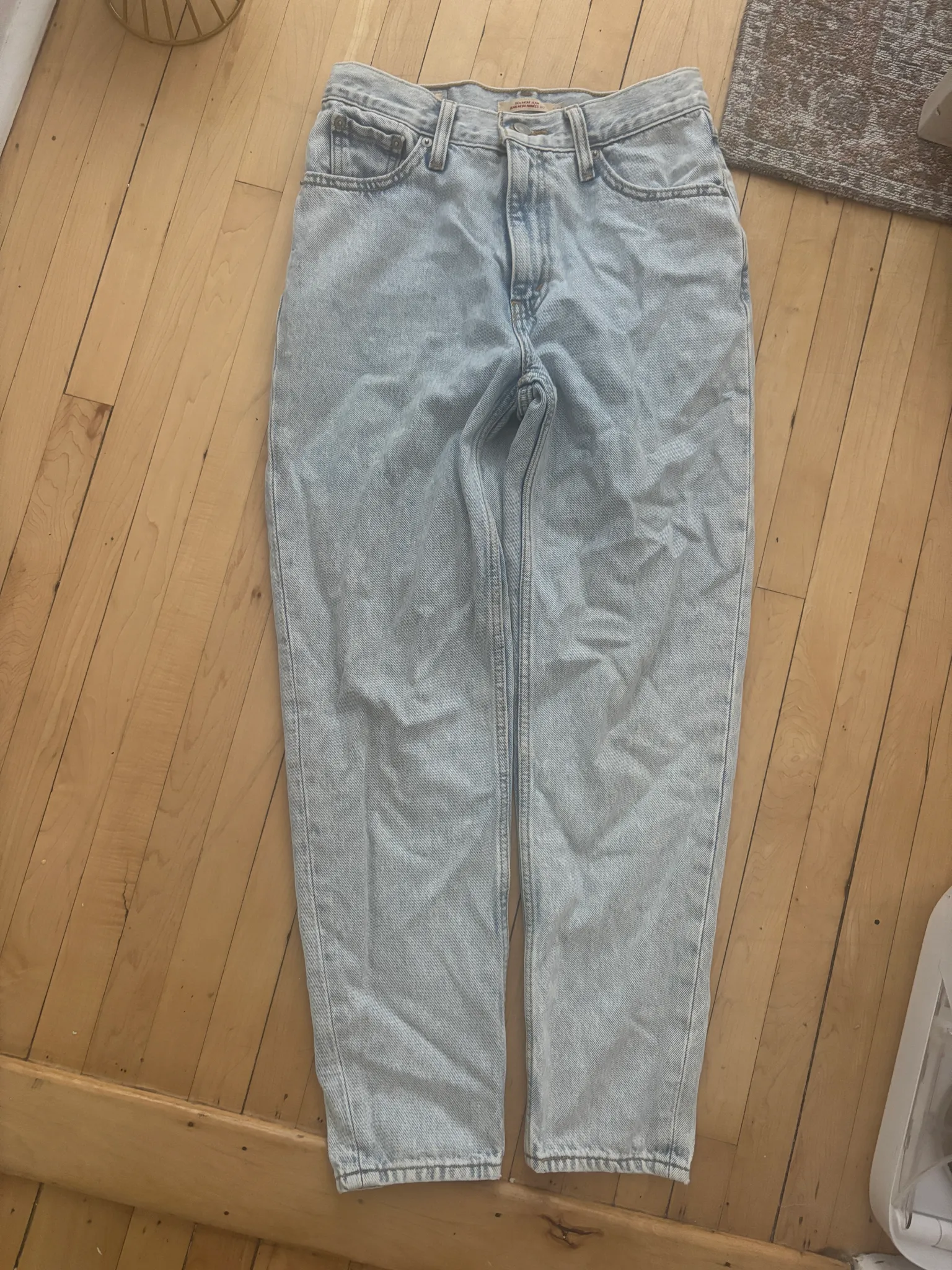 Size 26 Levi’s High-Rise 80s Mom Light Blue Women's Jeans  photo 1