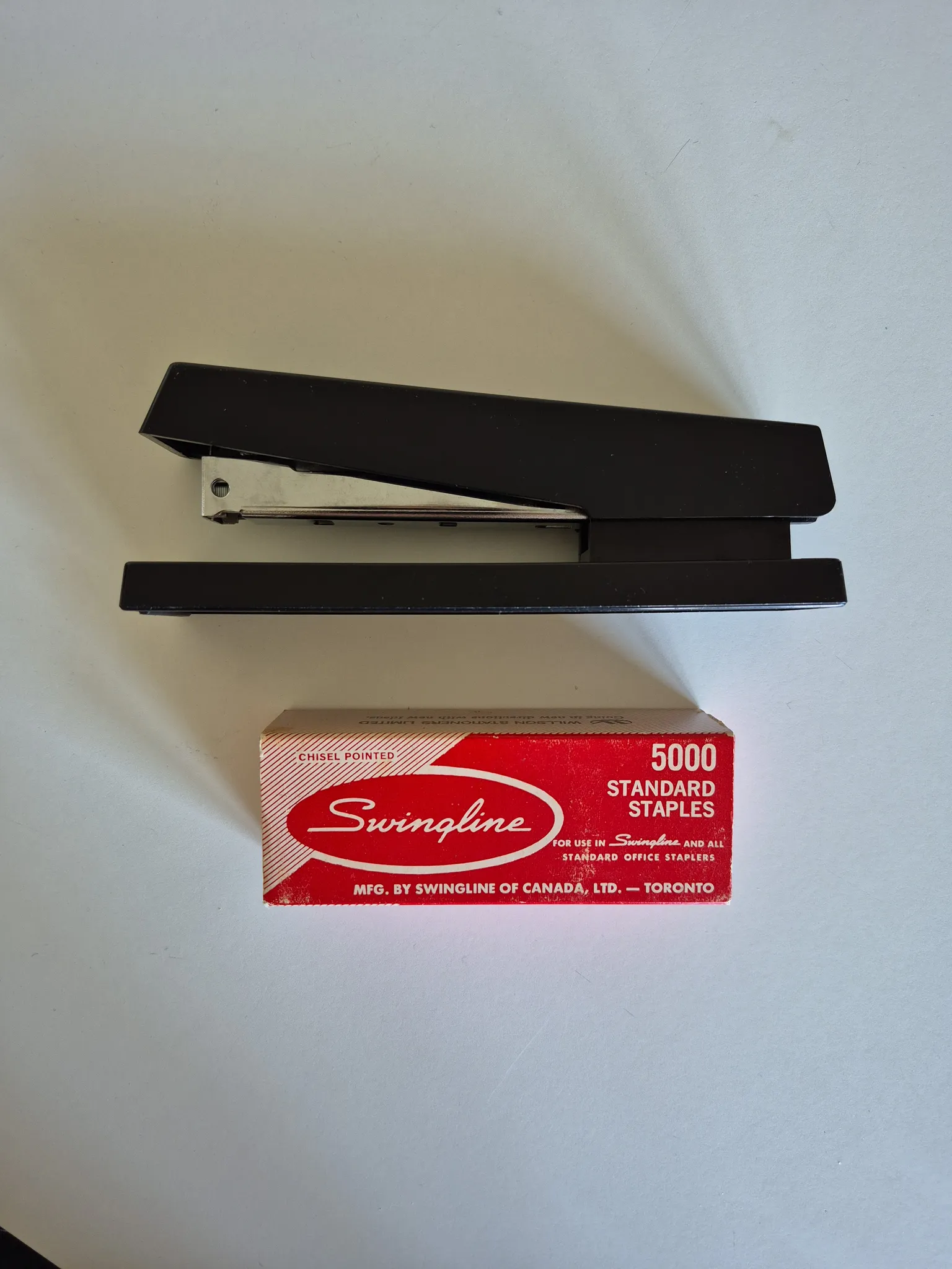 Stapler (Full-size) ➕ Full Box Staples (Swingline)  photo 1