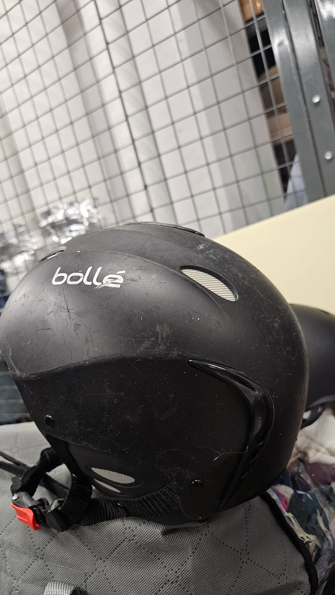 Ski or Snowboard helmet photo 1