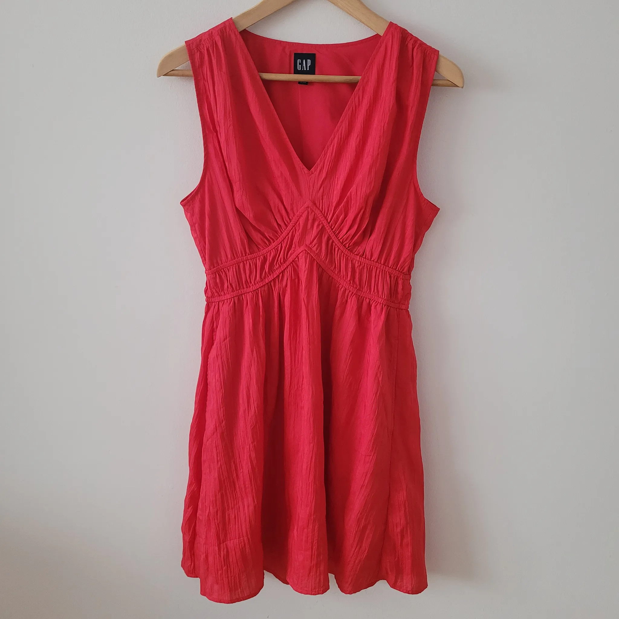 Gap Textured Crinkle Empire Waist Coral Mini Dress-Small (H3Z) photo 1