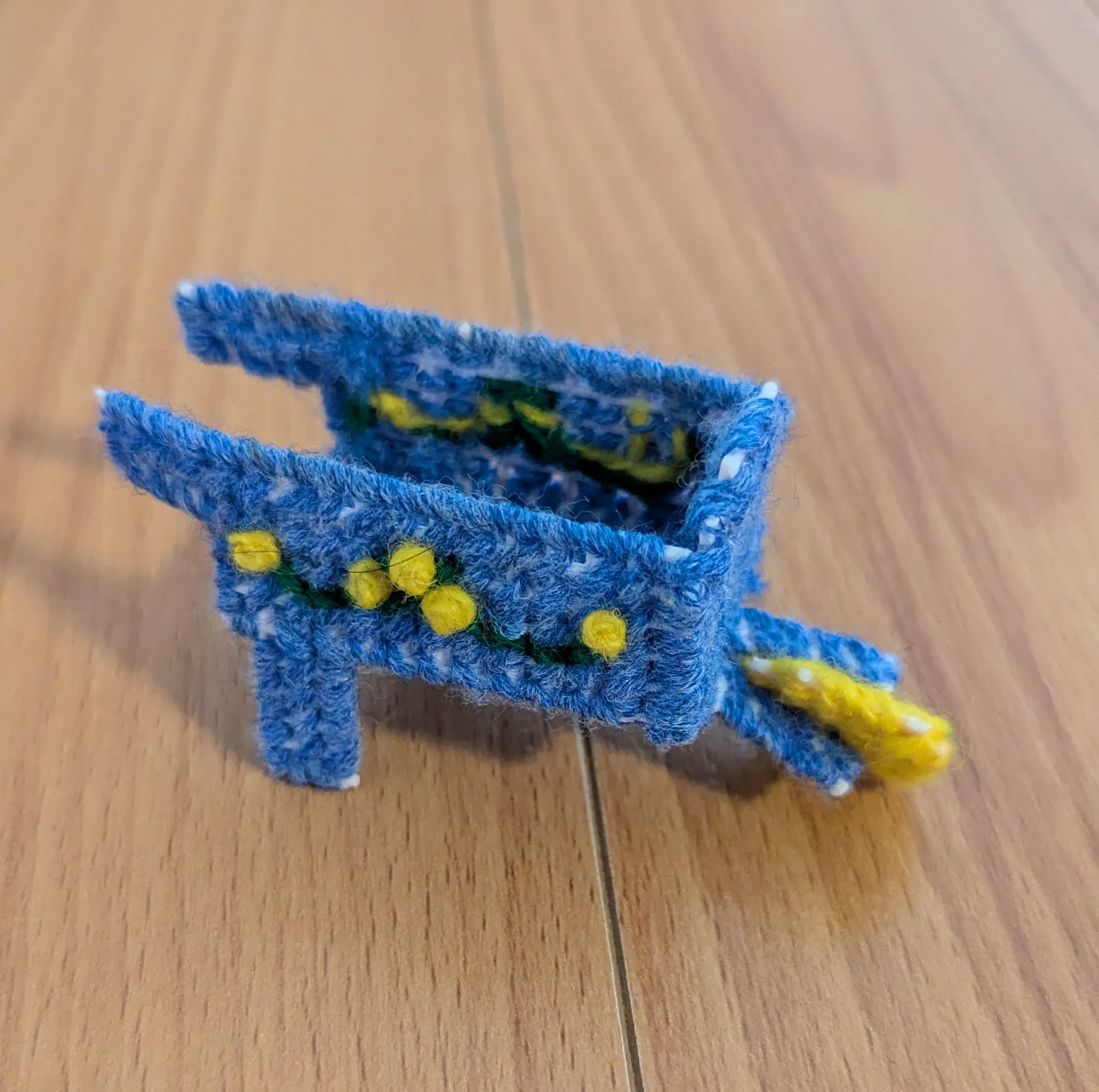 Small Crochet Wheelbarrow  photo 1