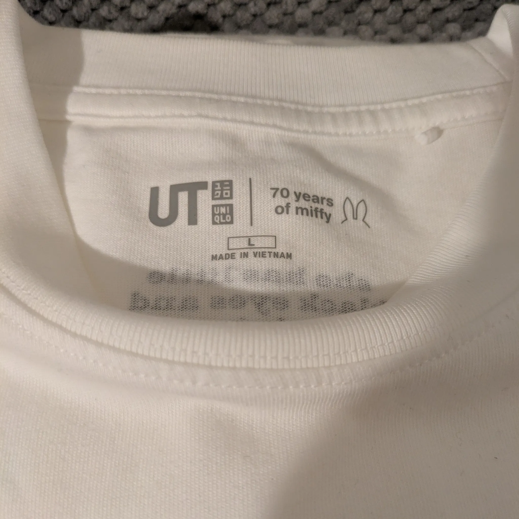 FREE - szL - Uniqlo Miffy tshirt photo 1