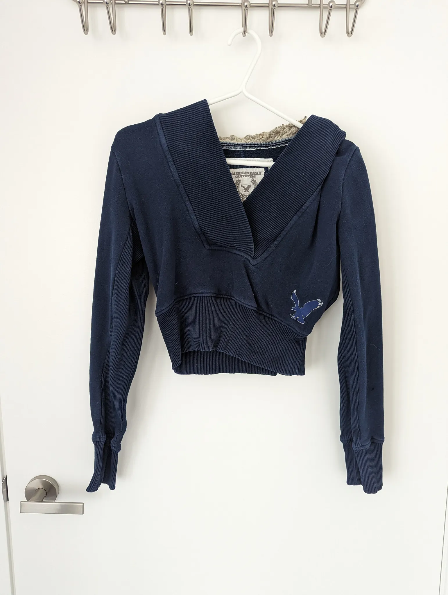 American Eagle cropped hoodie - small photo 1