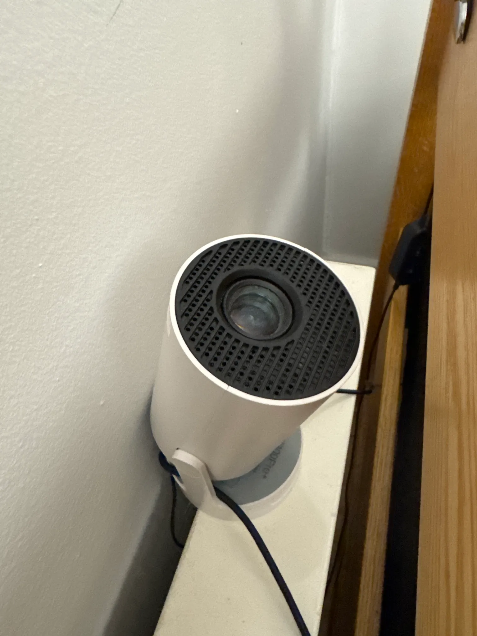 mini projector photo 1