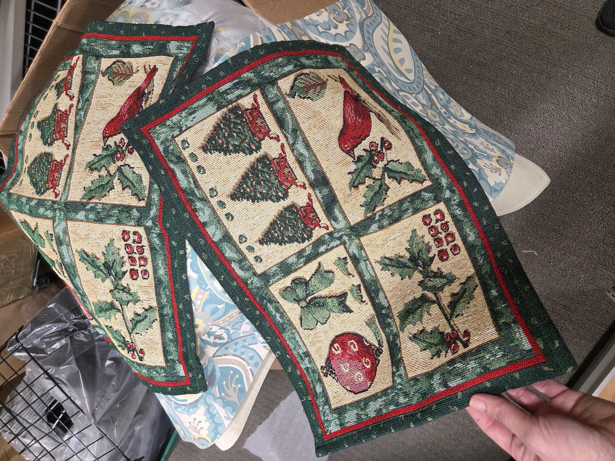 🌈🎈♻️2 holiday place mats photo 1