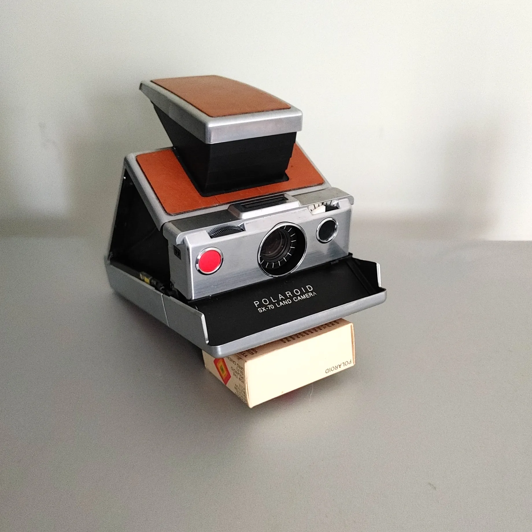 (Gone) Vintage Polaroid SX-70 Land Camera photo 1