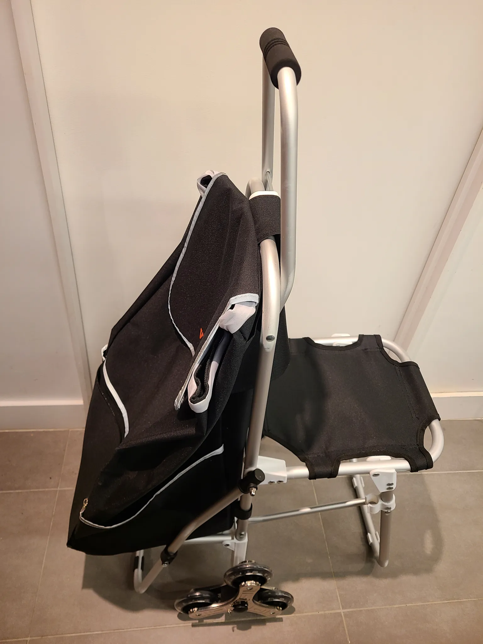 VEVOR Stair Climbing Cart, 165 lbs Static Load Capacity photo 1