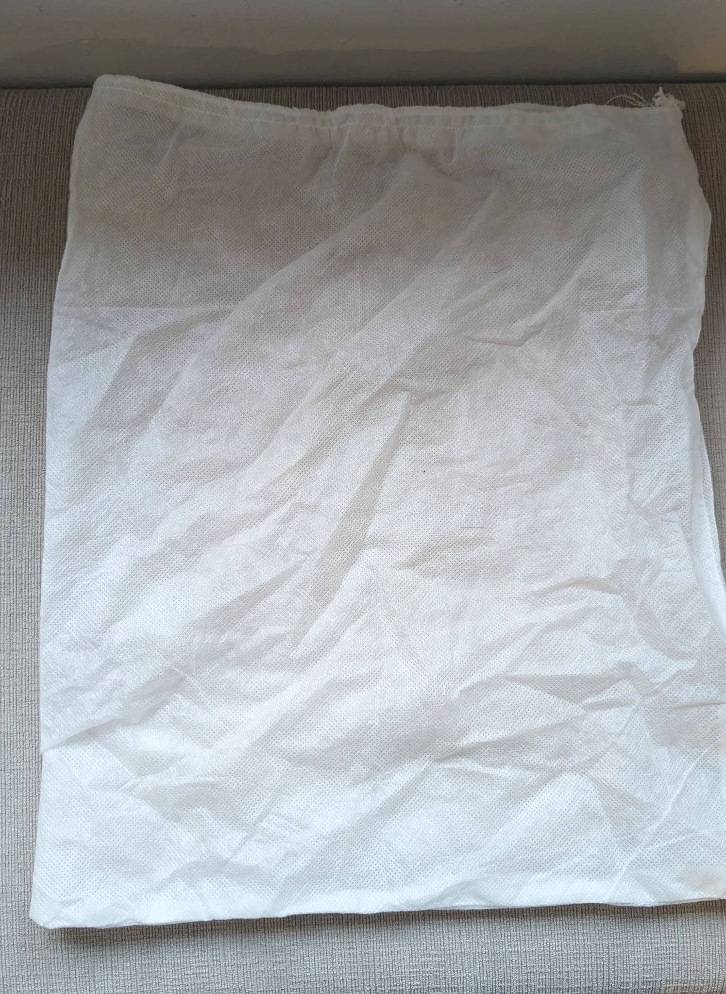 White Non-Woven Fabric Drawstring Bag photo 1