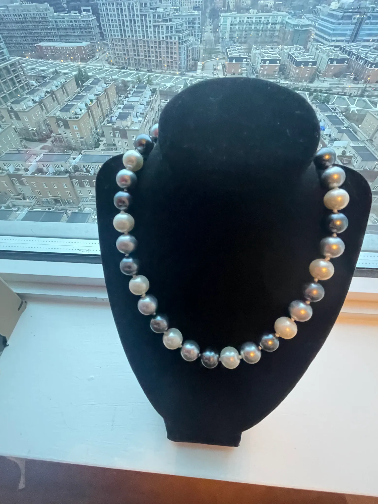 Multi-Coloured Faux Pearl Necklace photo 1
