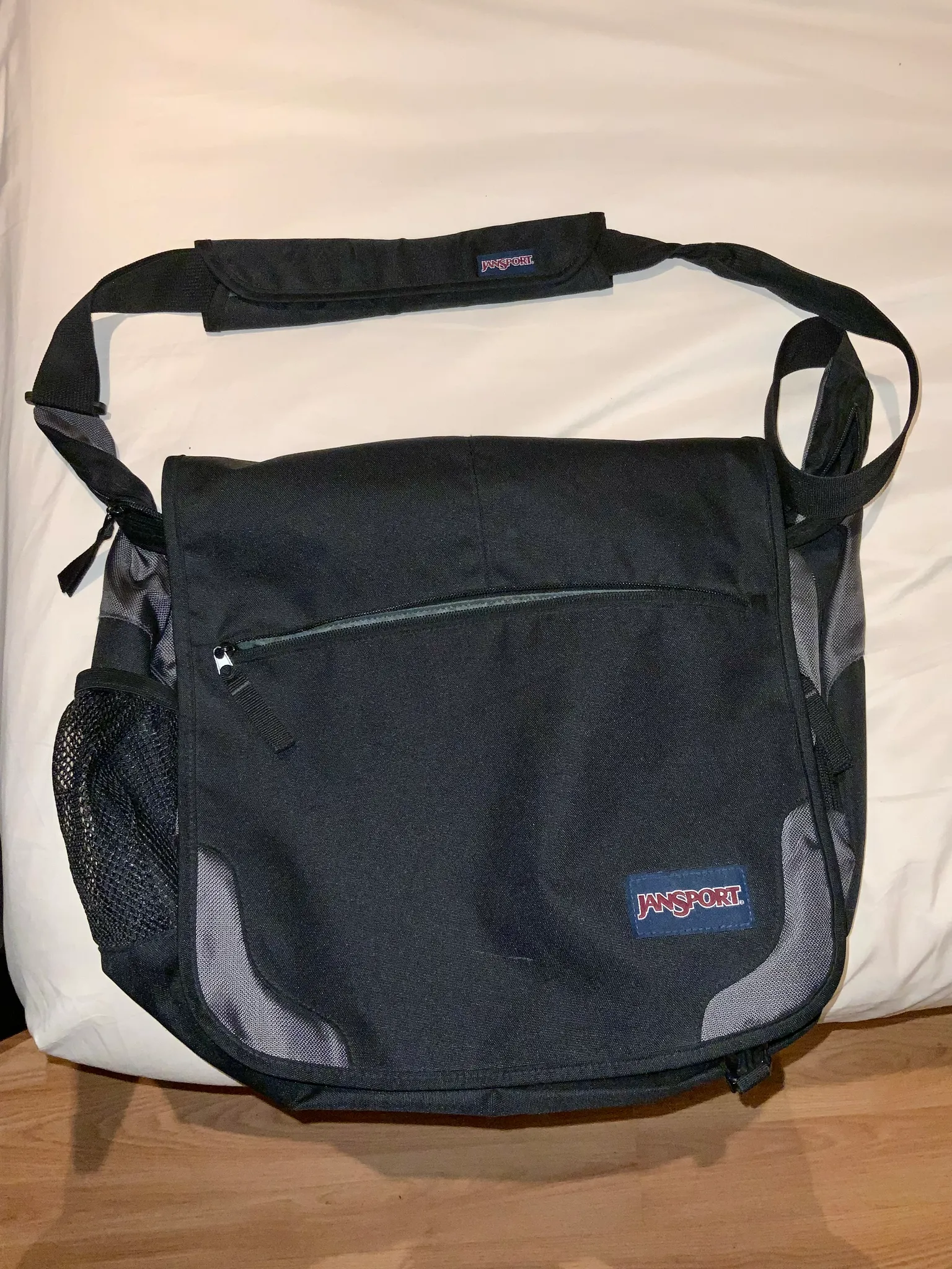 Jansport messenger bag photo 1