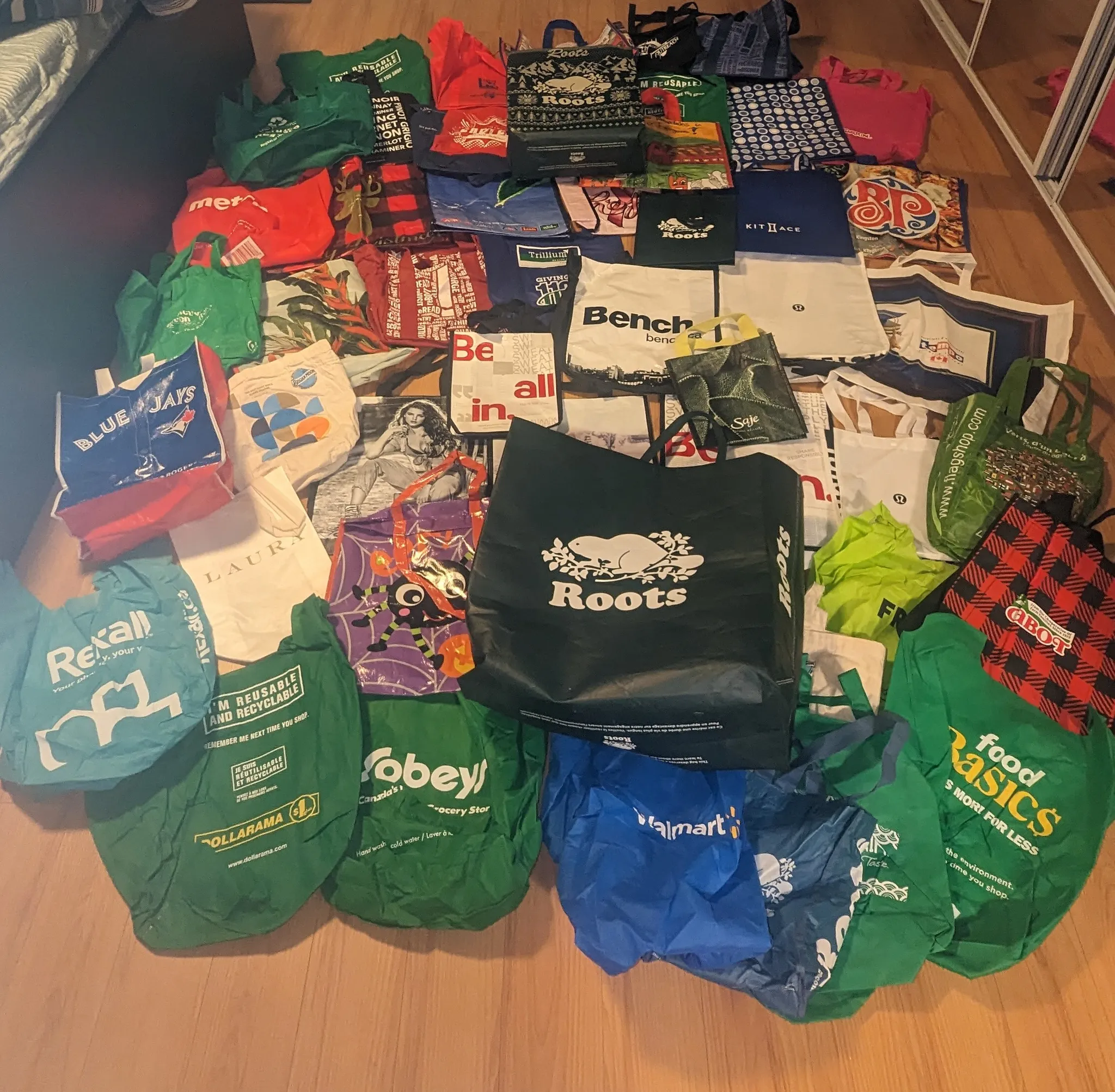50 Tote Bags  photo 1