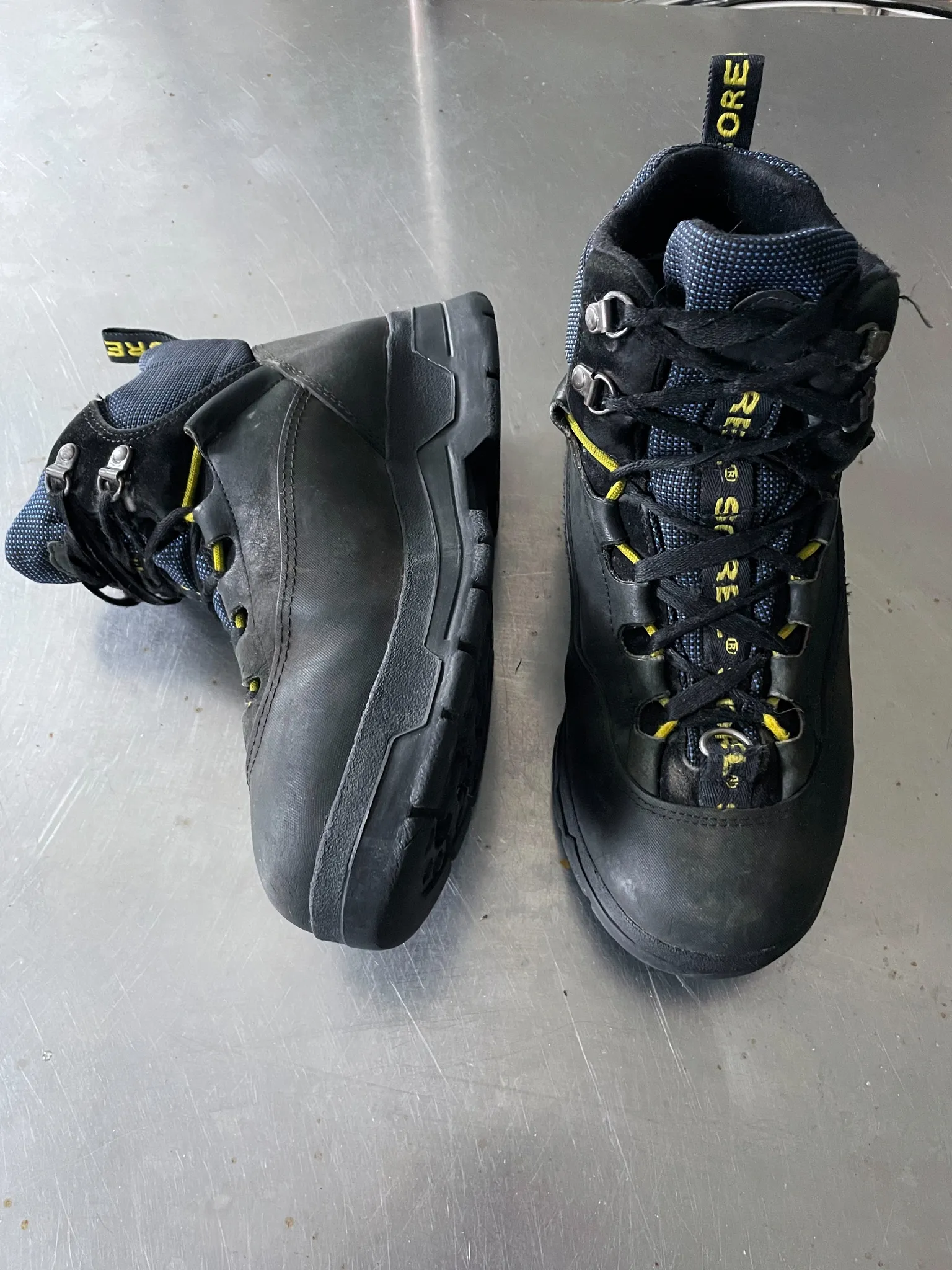 SOREL platform boots  photo 1
