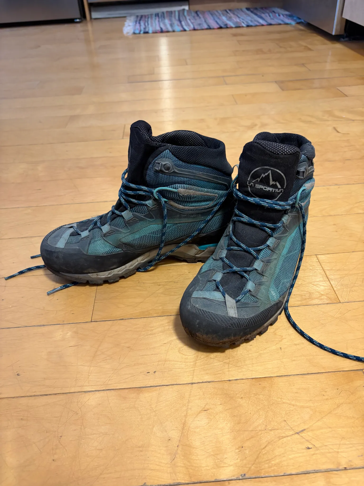 Hiking boots  photo 1