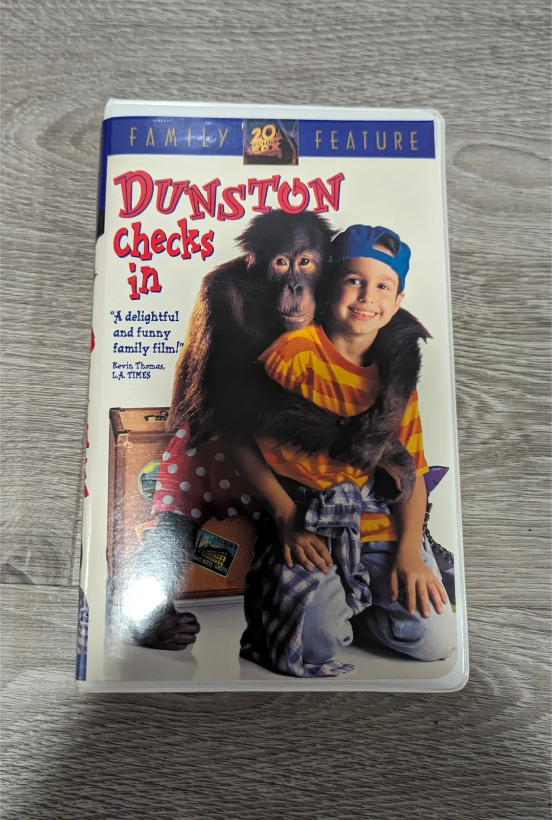 Dunston Checks In VHS Tape Movie photo 1