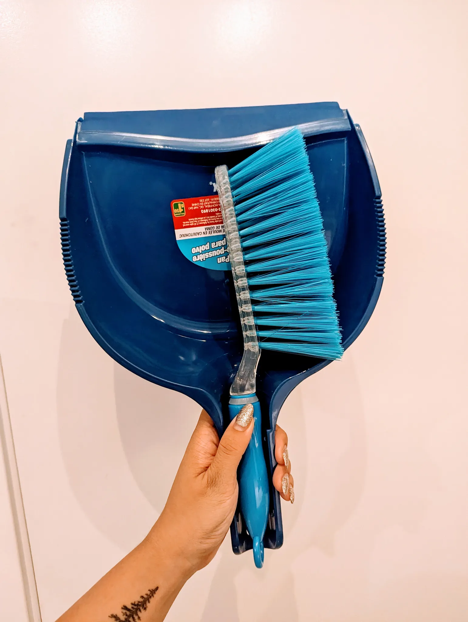 New Brush + Dust Pan photo 1