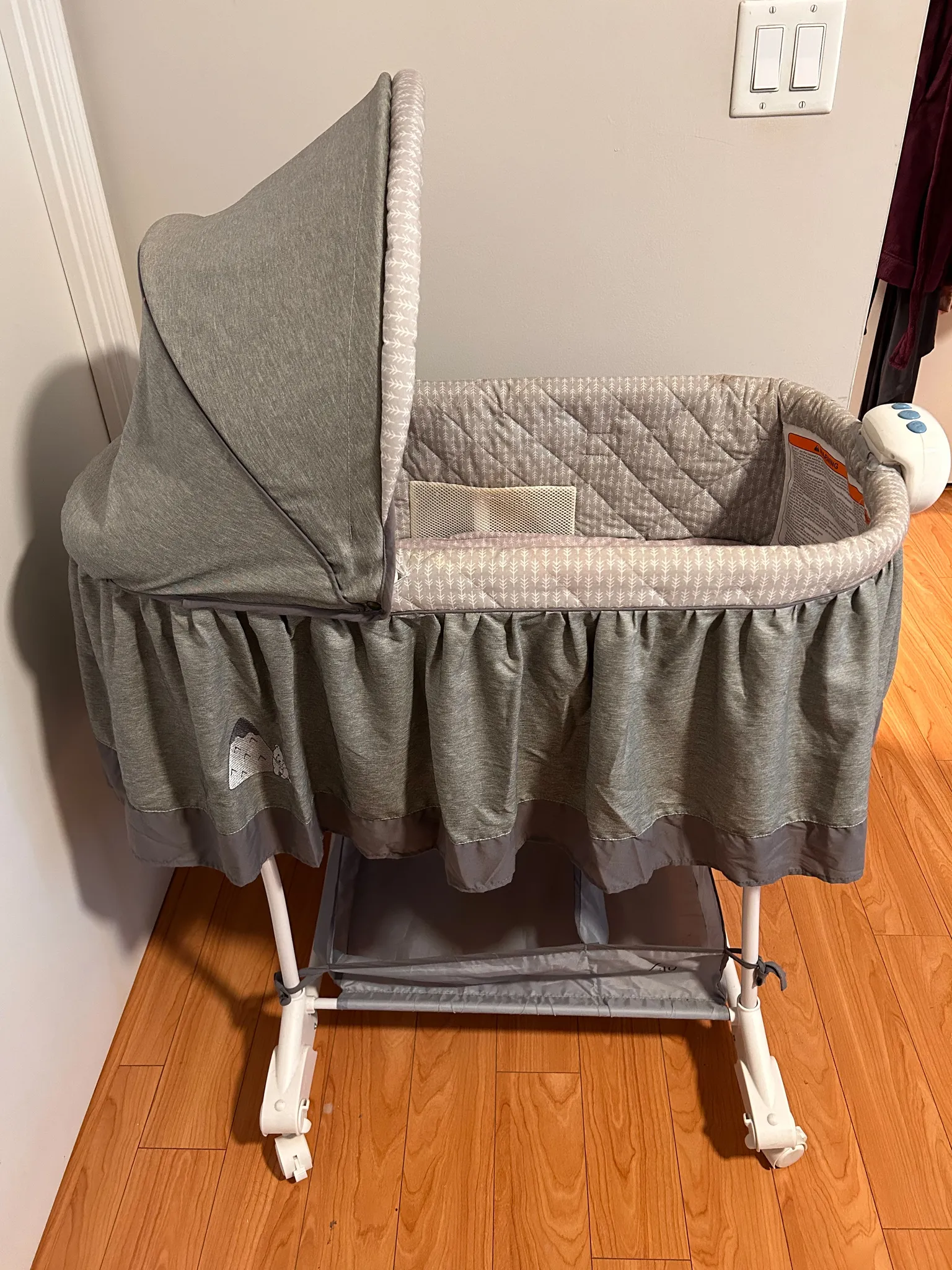 Bassinet photo 1