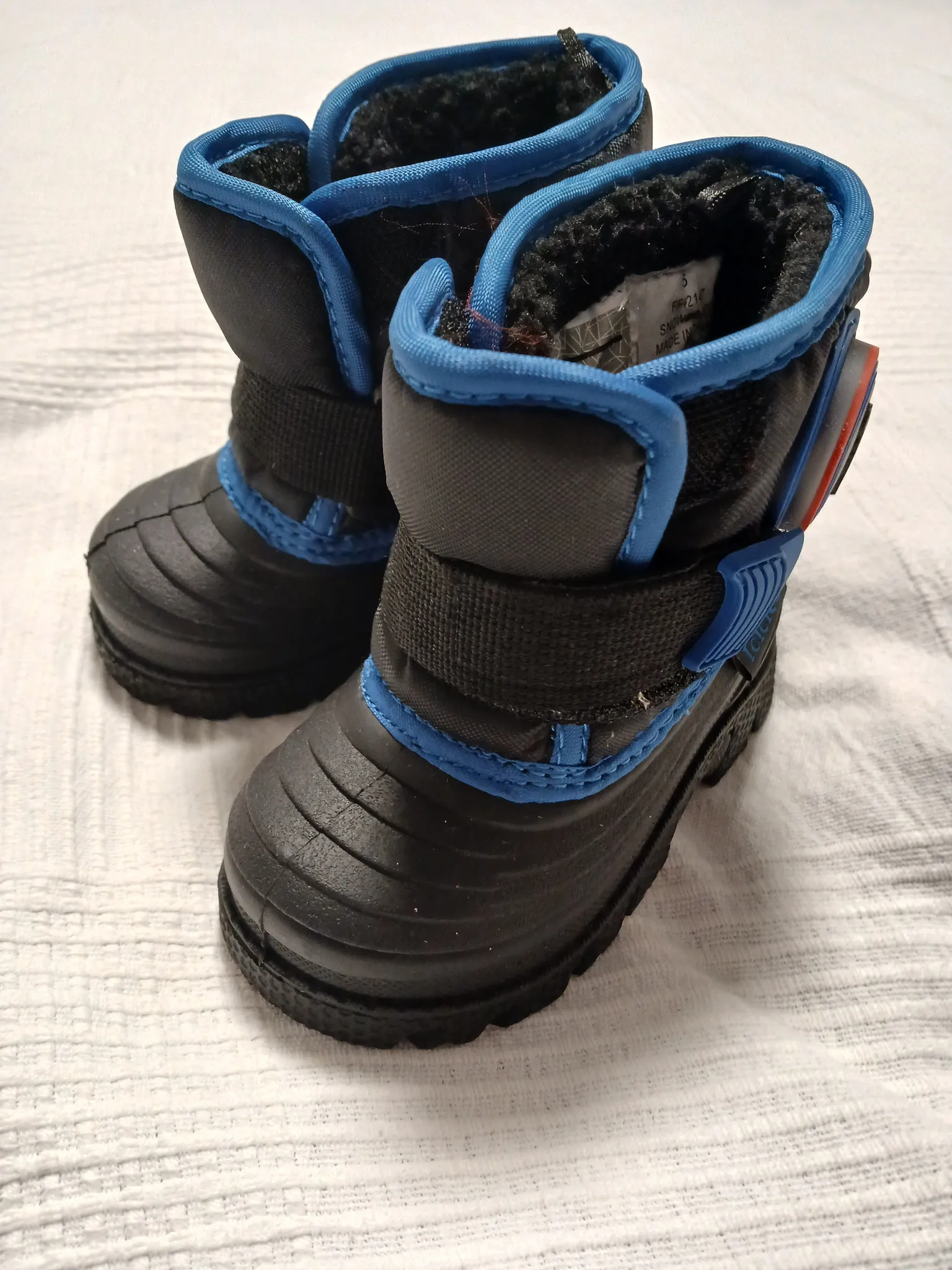 Baby winter boots size 5 - brand new photo 1